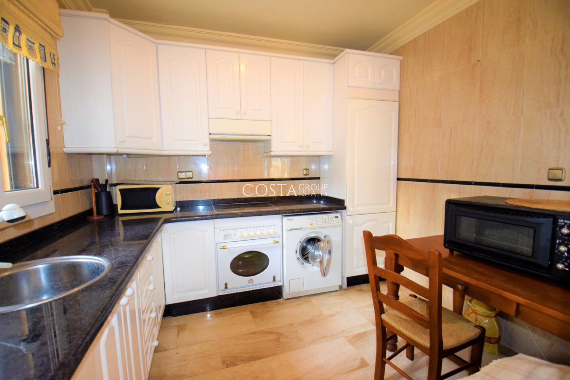 Resale - Villa -
Guardamar del Segura - Guardamar del Segura Centro