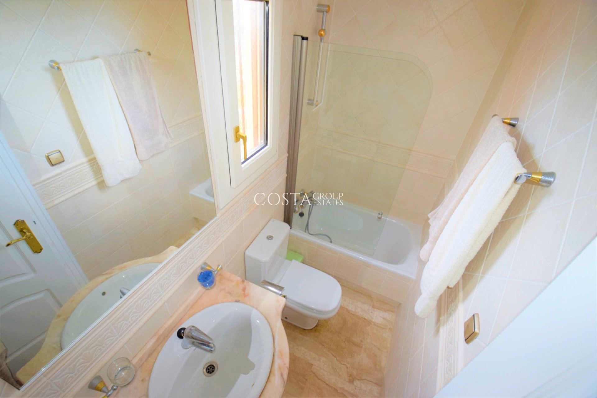 Resale - Villa -
Guardamar del Segura - Guardamar del Segura Centro