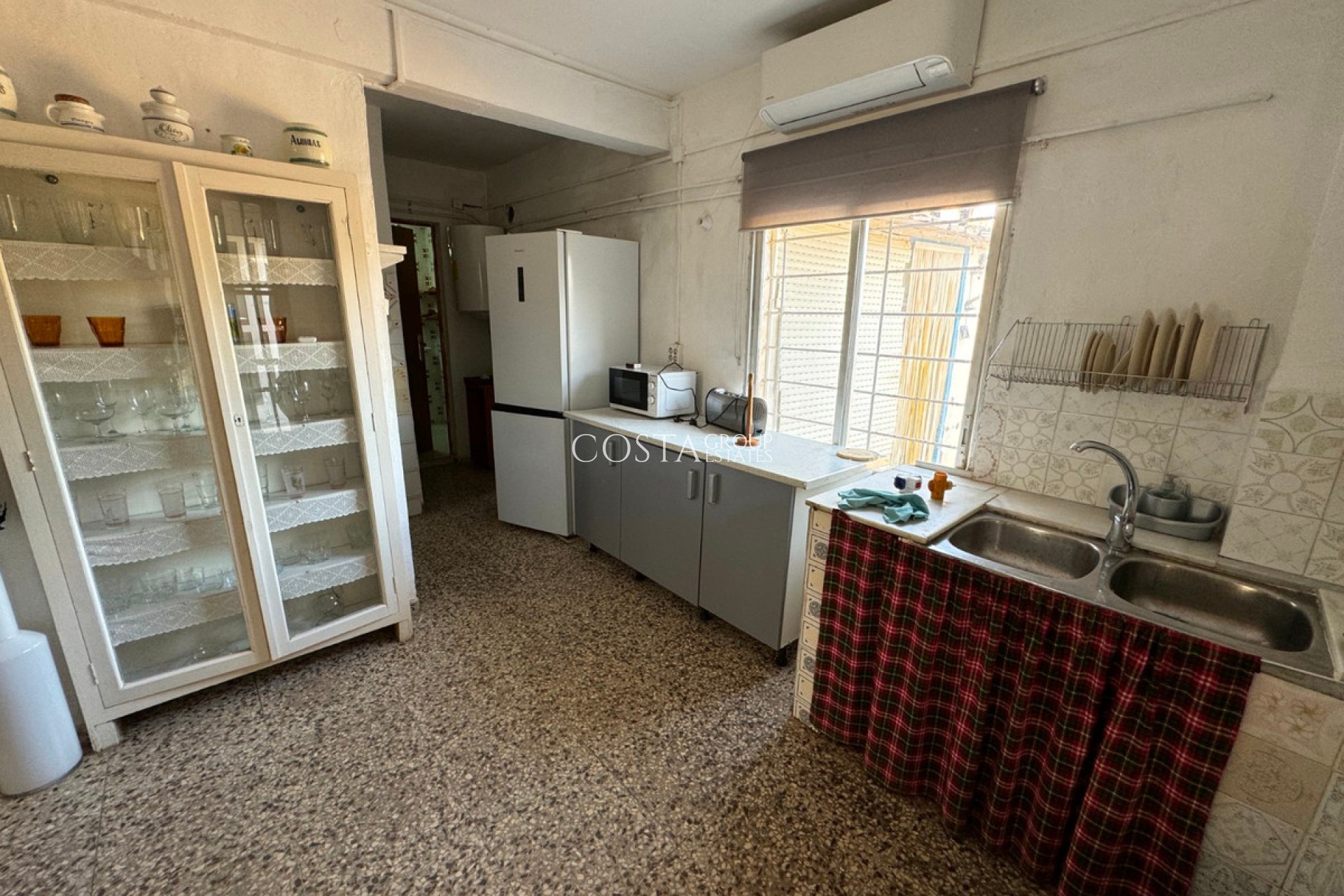 Resale - Villa -
Guardamar del Segura - Guardamar del Segura Centro