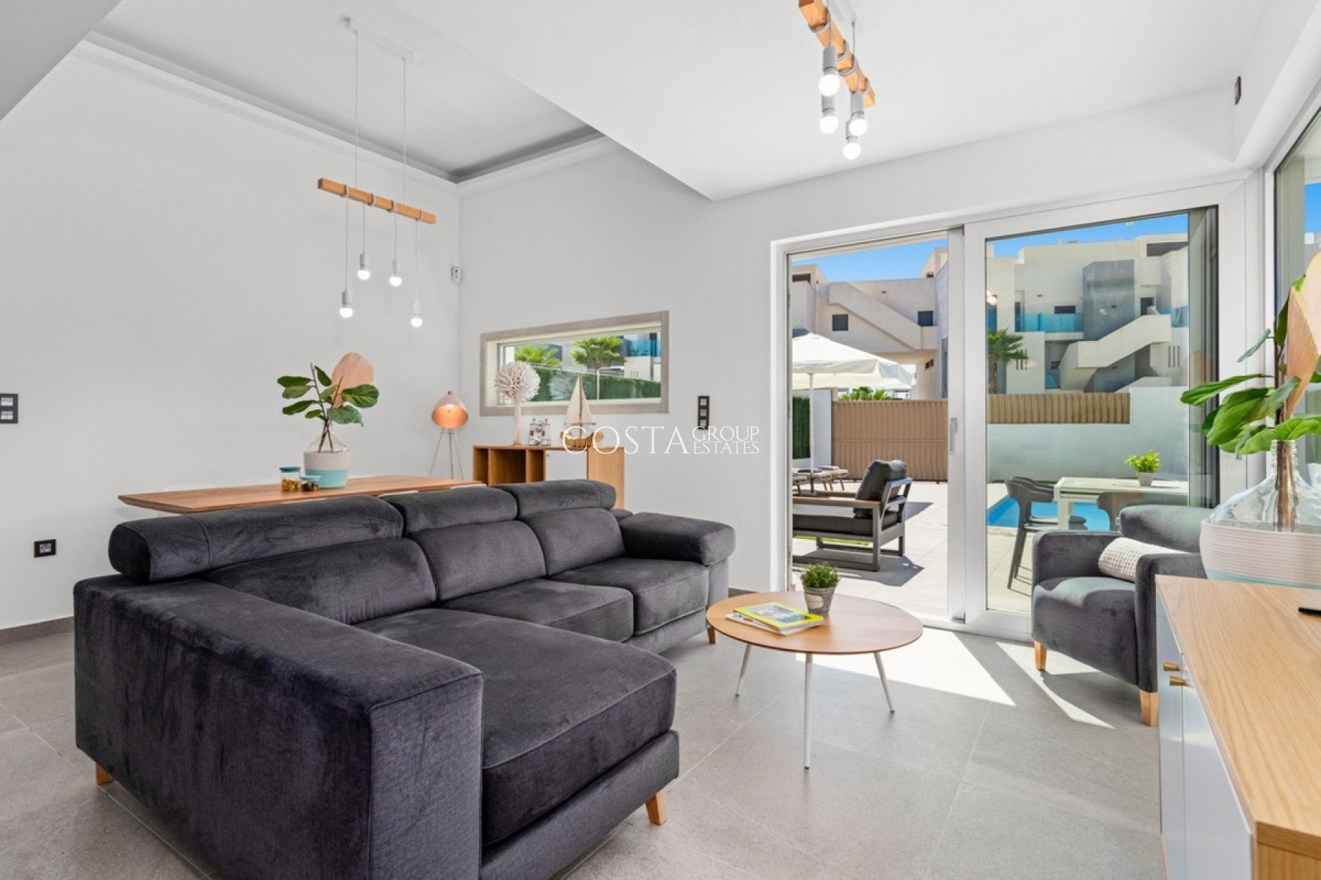 Resale - Villa -
Guardamar del Segura - Guardamar del Segura Centro