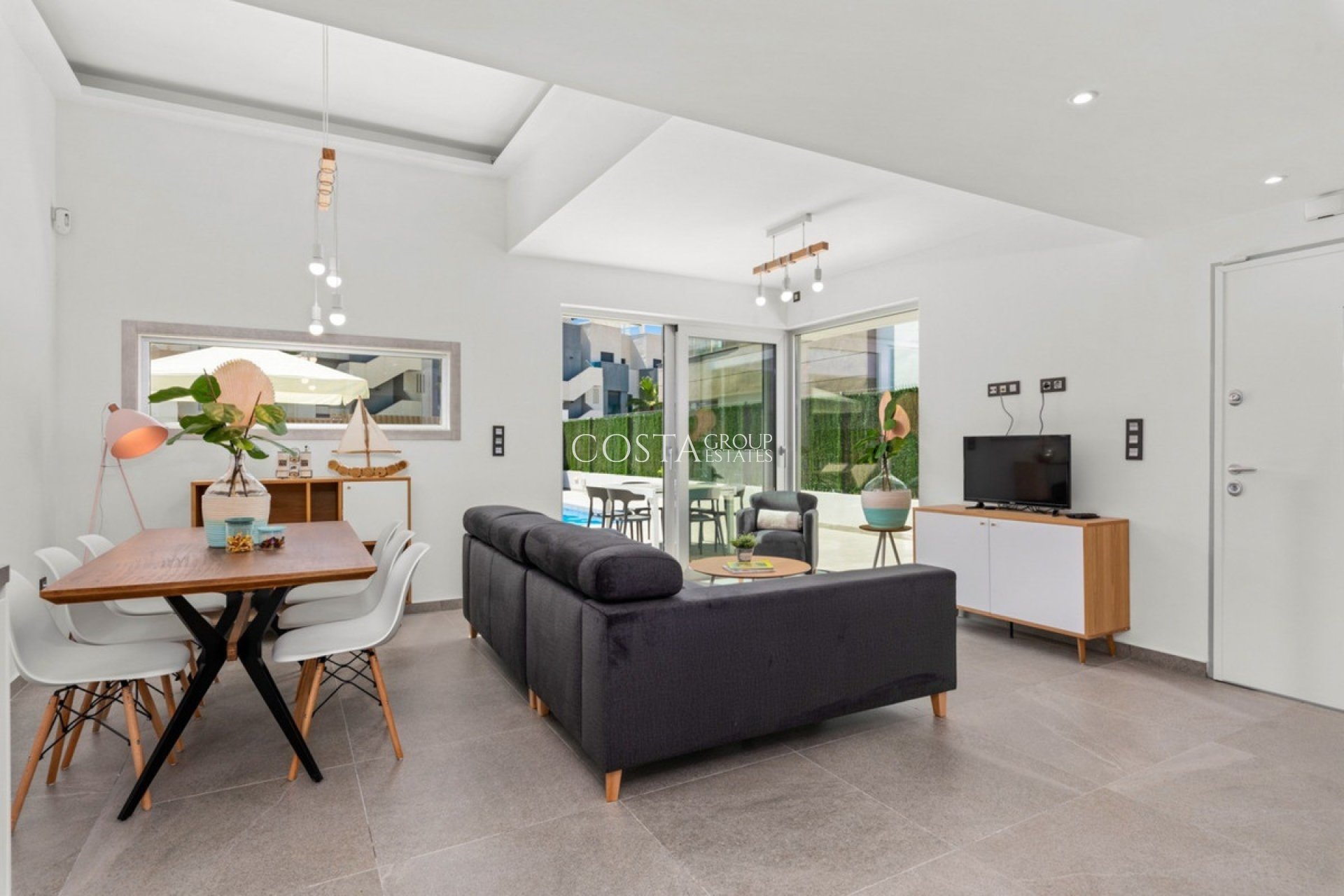 Resale - Villa -
Guardamar del Segura - Guardamar del Segura Centro