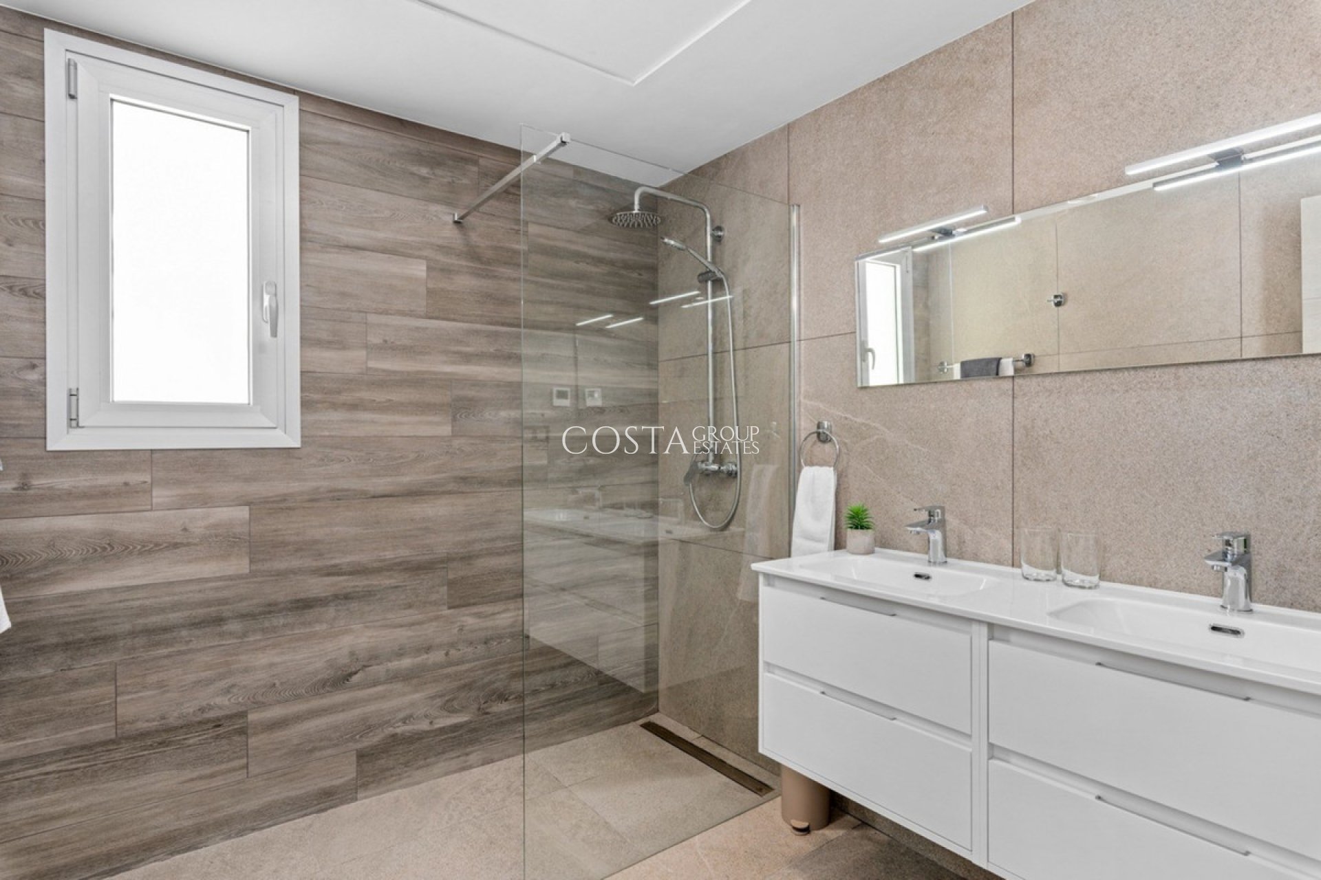 Resale - Villa -
Guardamar del Segura - Guardamar del Segura Centro