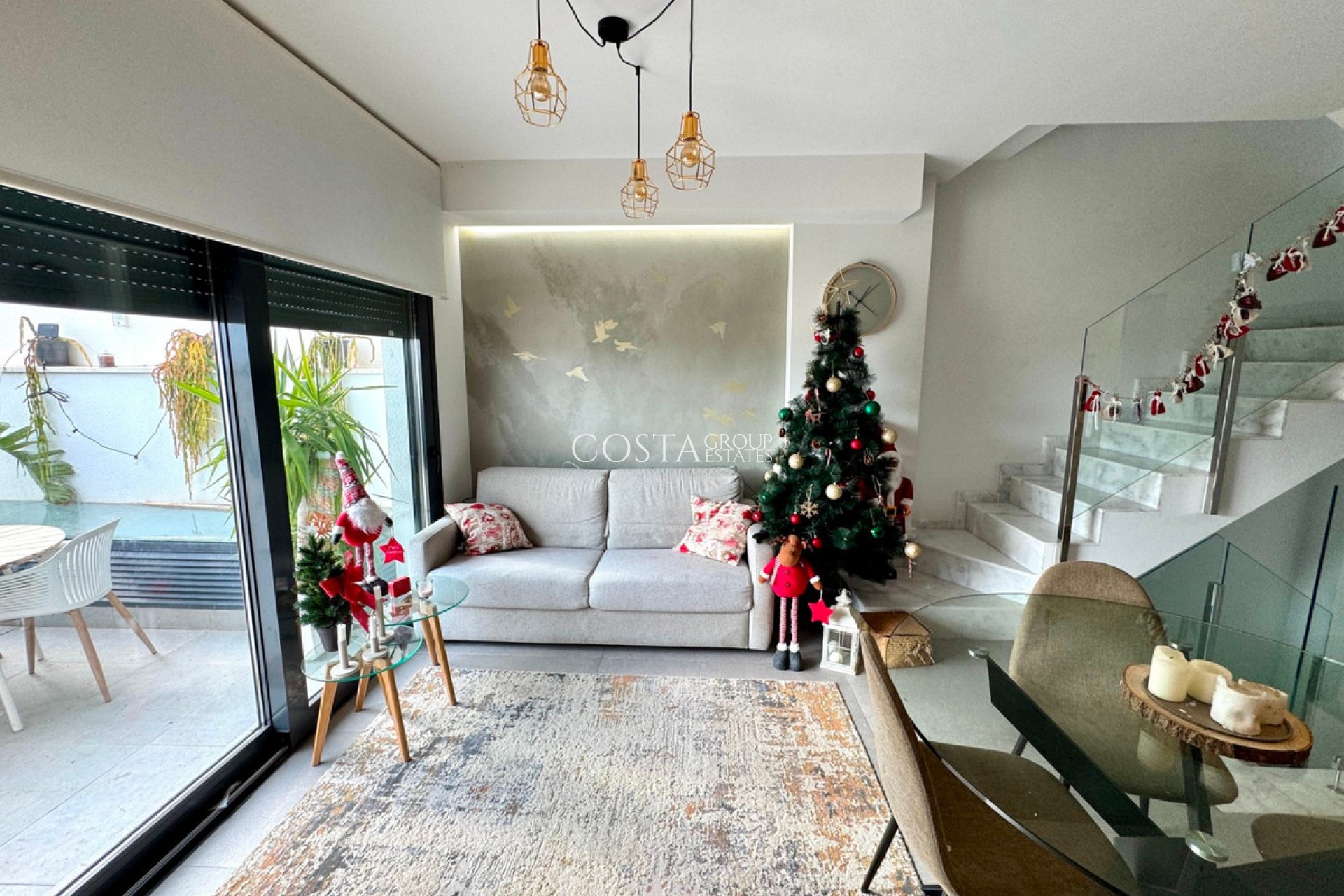 Resale - Villa -
Guardamar del Segura - Guardamar del Segura Centro