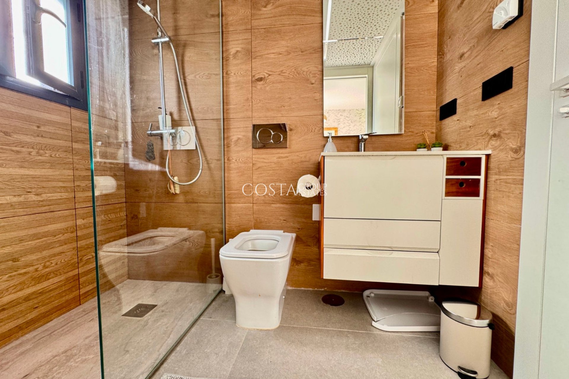 Resale - Villa -
Guardamar del Segura - Guardamar del Segura Centro