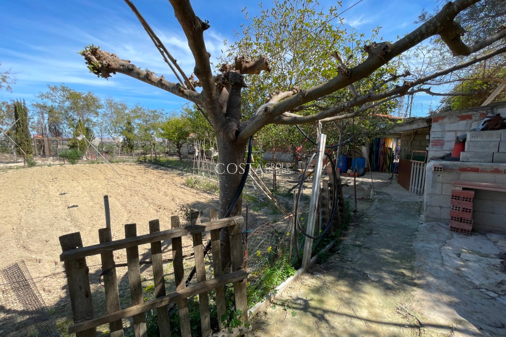 Resale - Villa -
Guardamar del Segura - Guardamar del Segura Centro