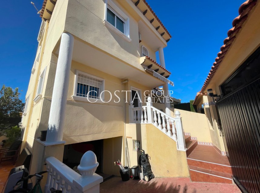 Resale - Villa -
Guardamar del Segura - Guardamar del Segura Centro