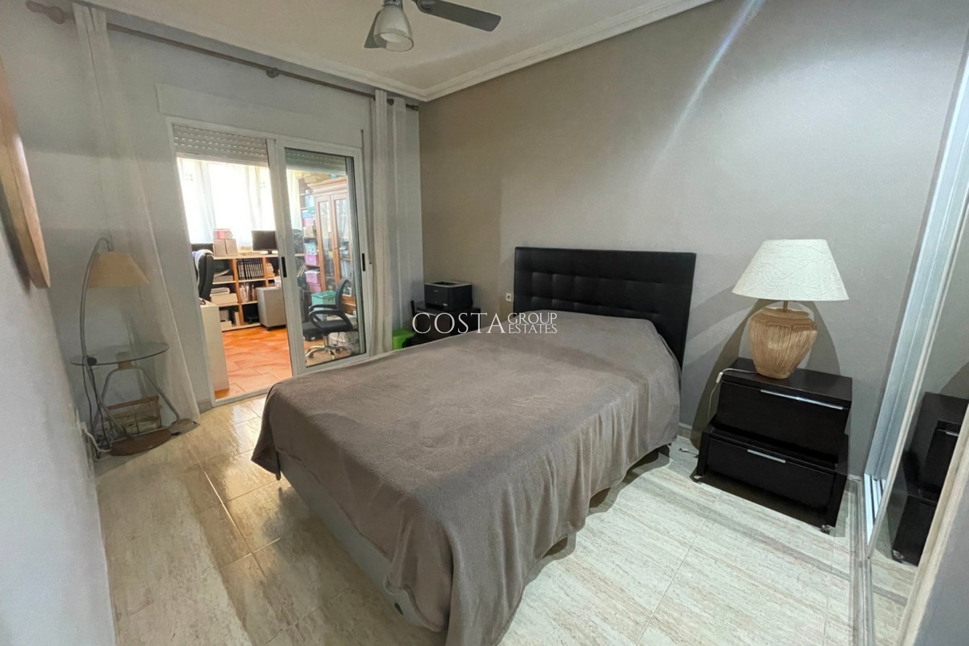 Resale - Villa -
Guardamar del Segura - Guardamar del Segura Centro