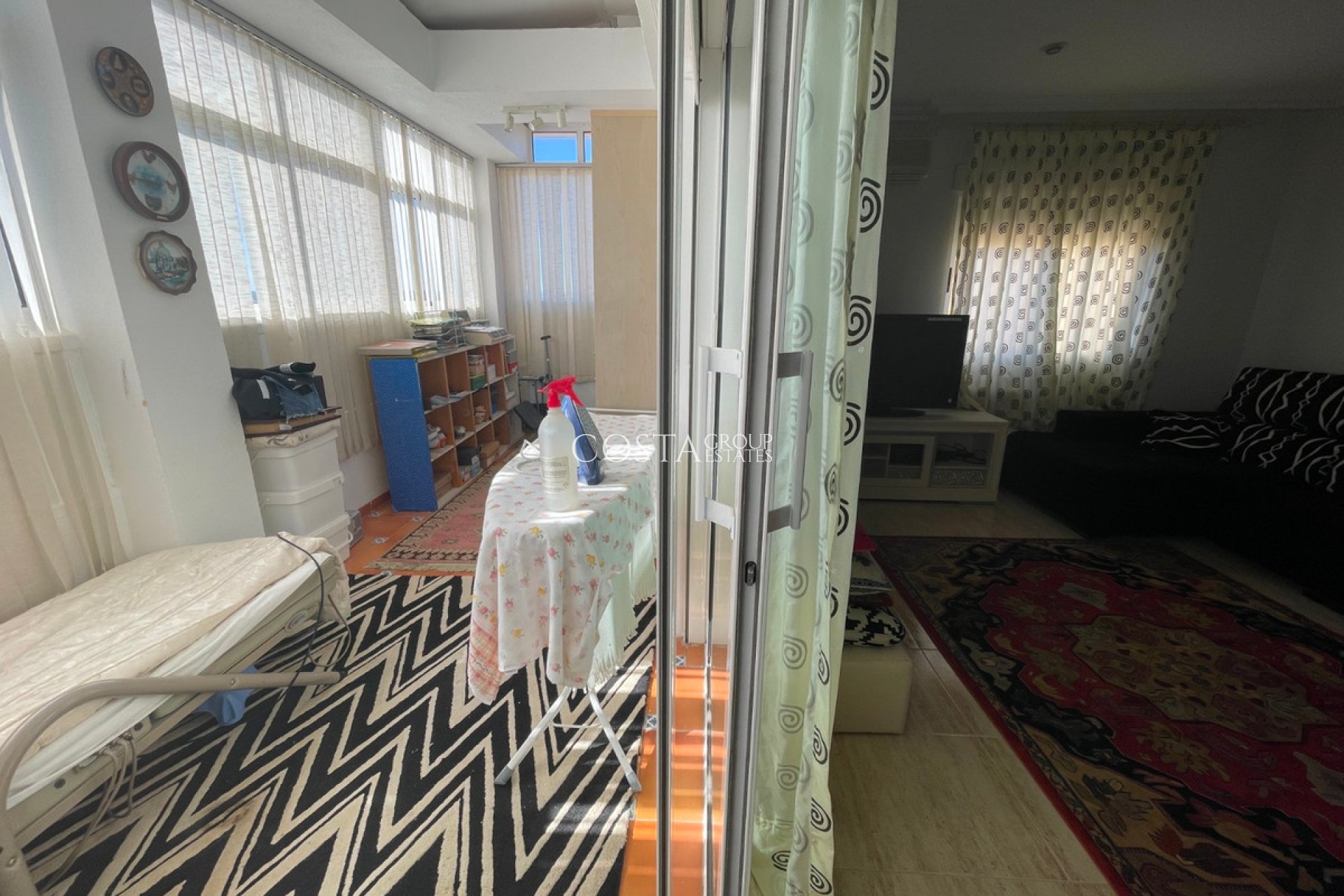 Resale - Villa -
Guardamar del Segura - Guardamar del Segura Centro