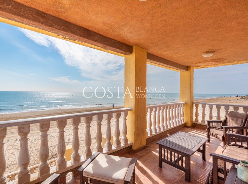 Resale - Villa -
Guardamar del Segura