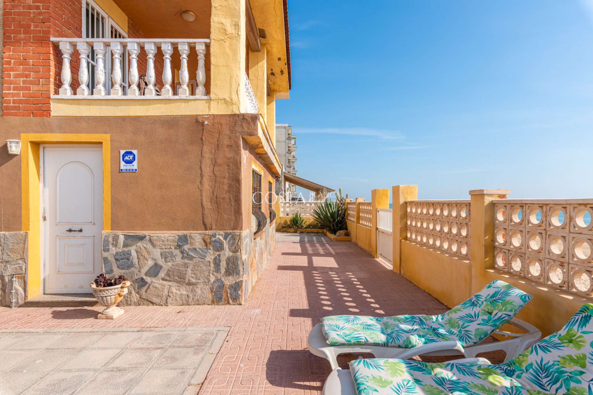 Resale - Villa -
Guardamar del Segura