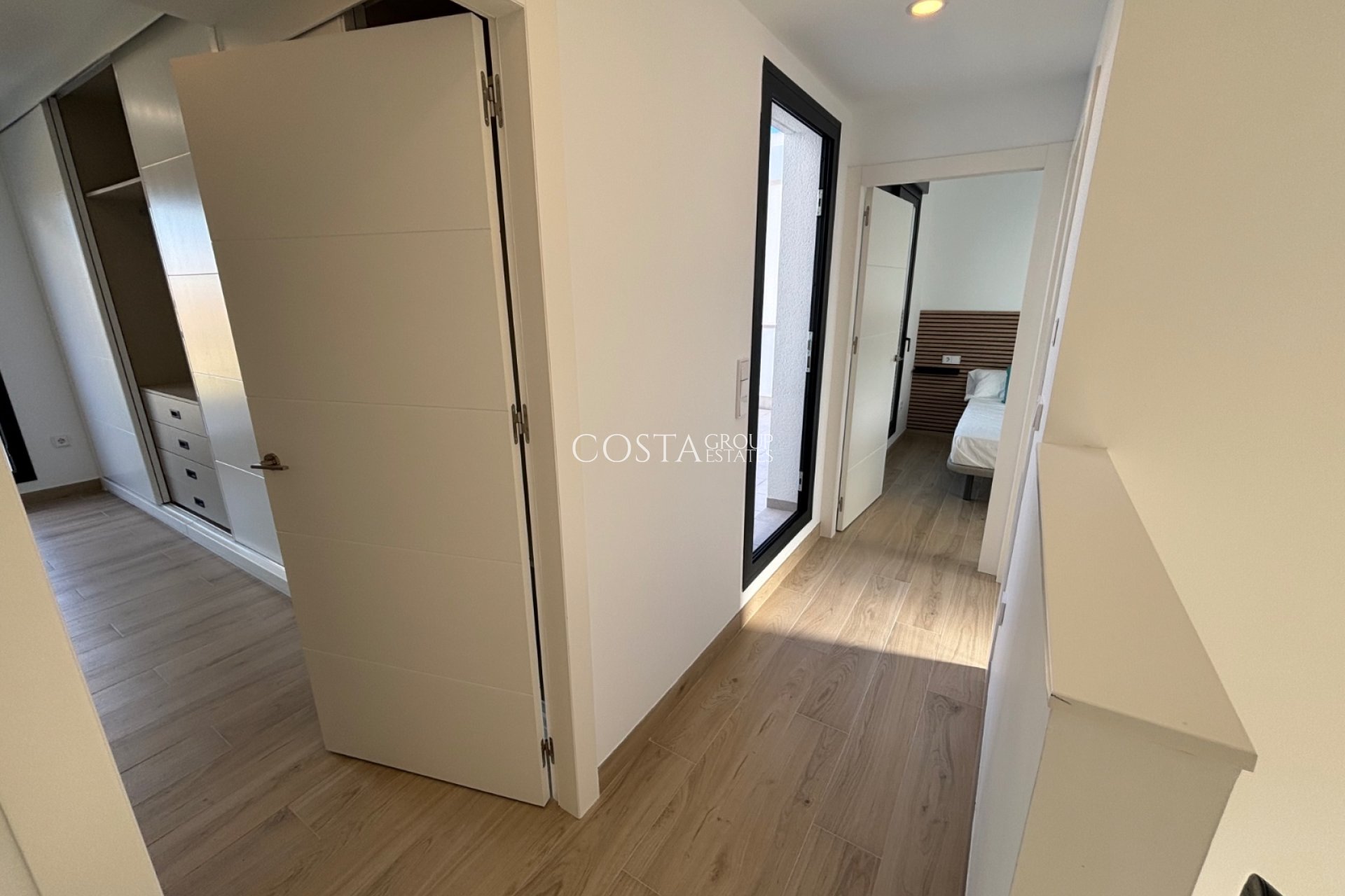Resale - Villa -
Los Alcazares - Roda Golf Resort