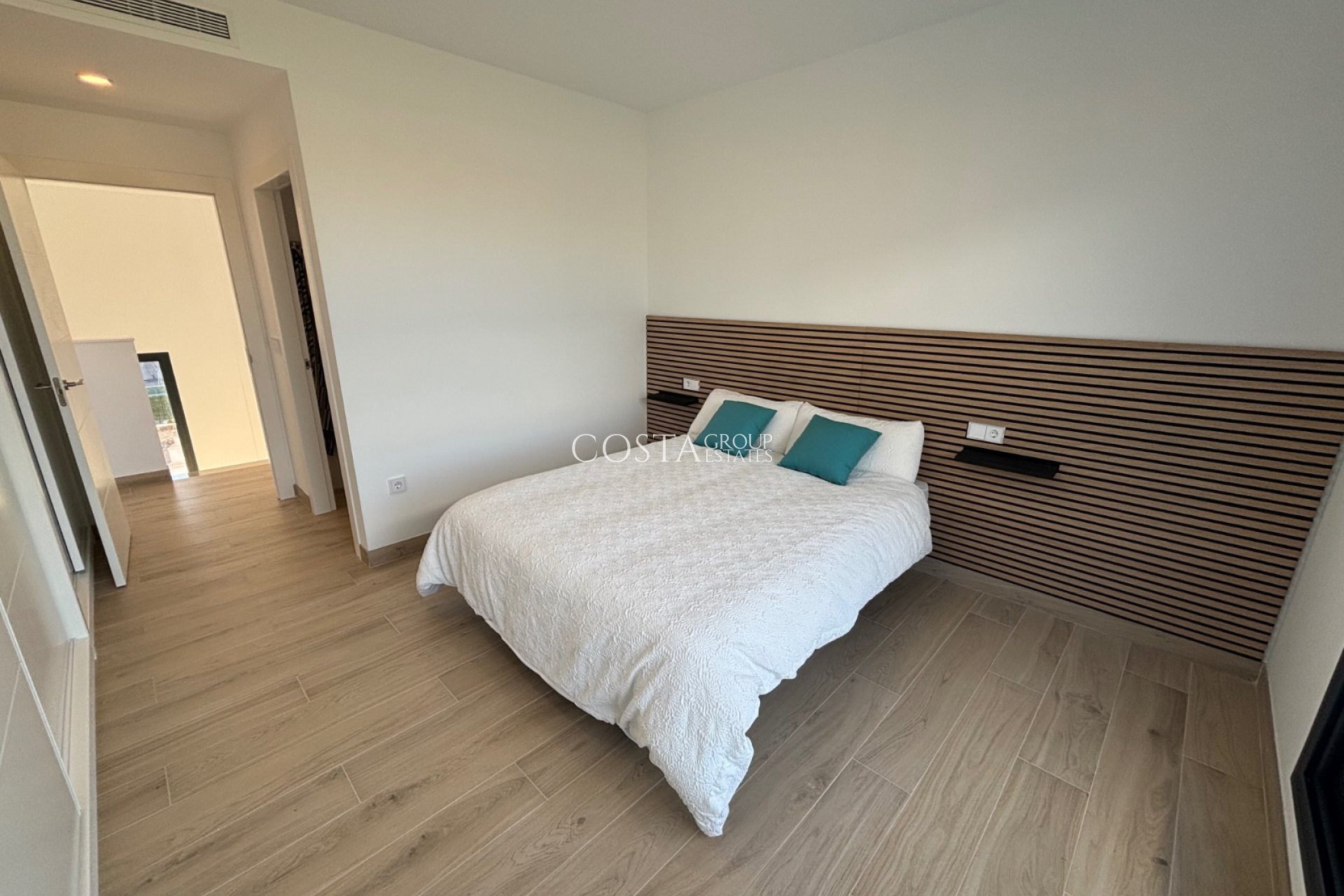 Resale - Villa -
Los Alcazares - Roda