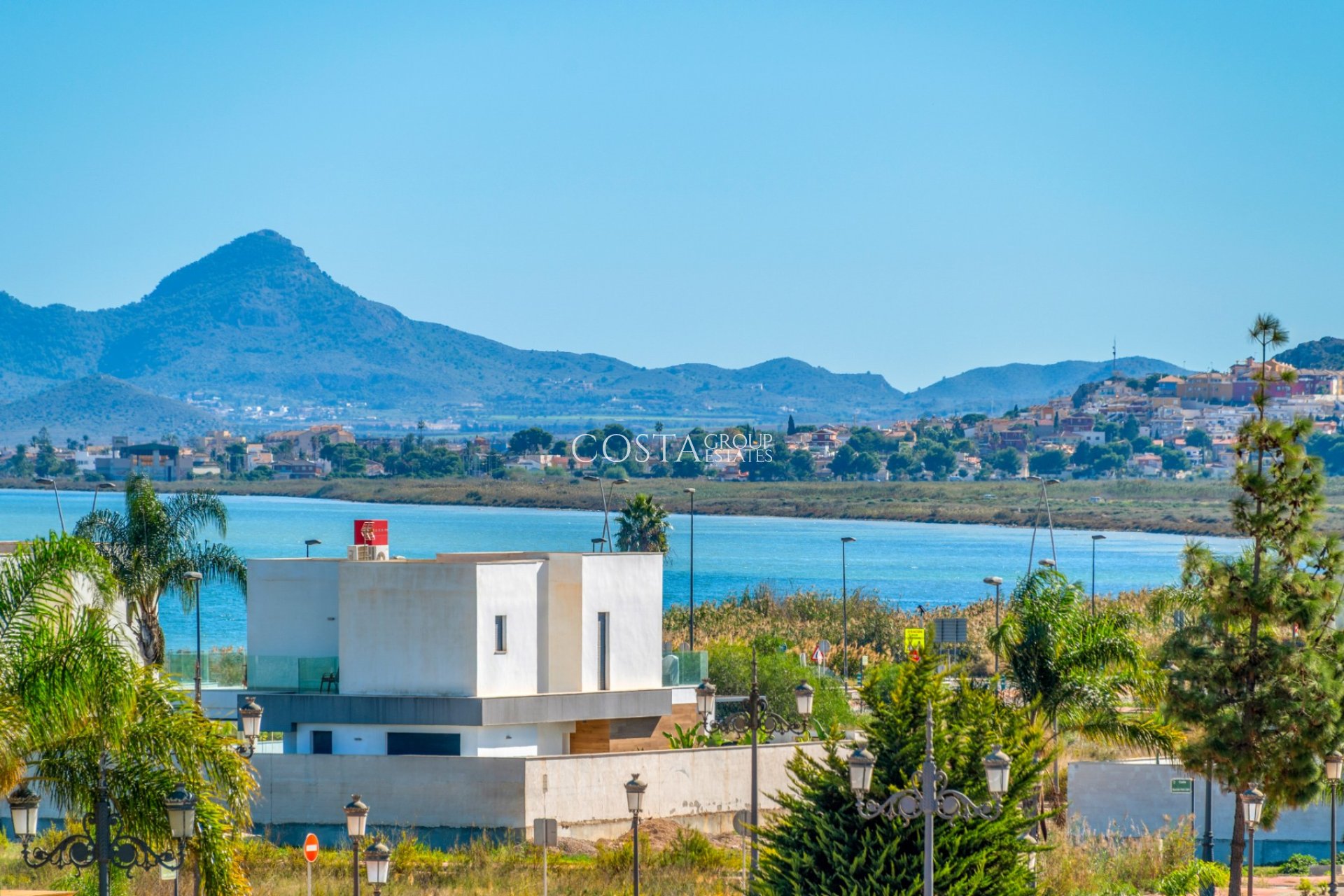 Resale - Villa -
Los Alcazares - Serena Golf