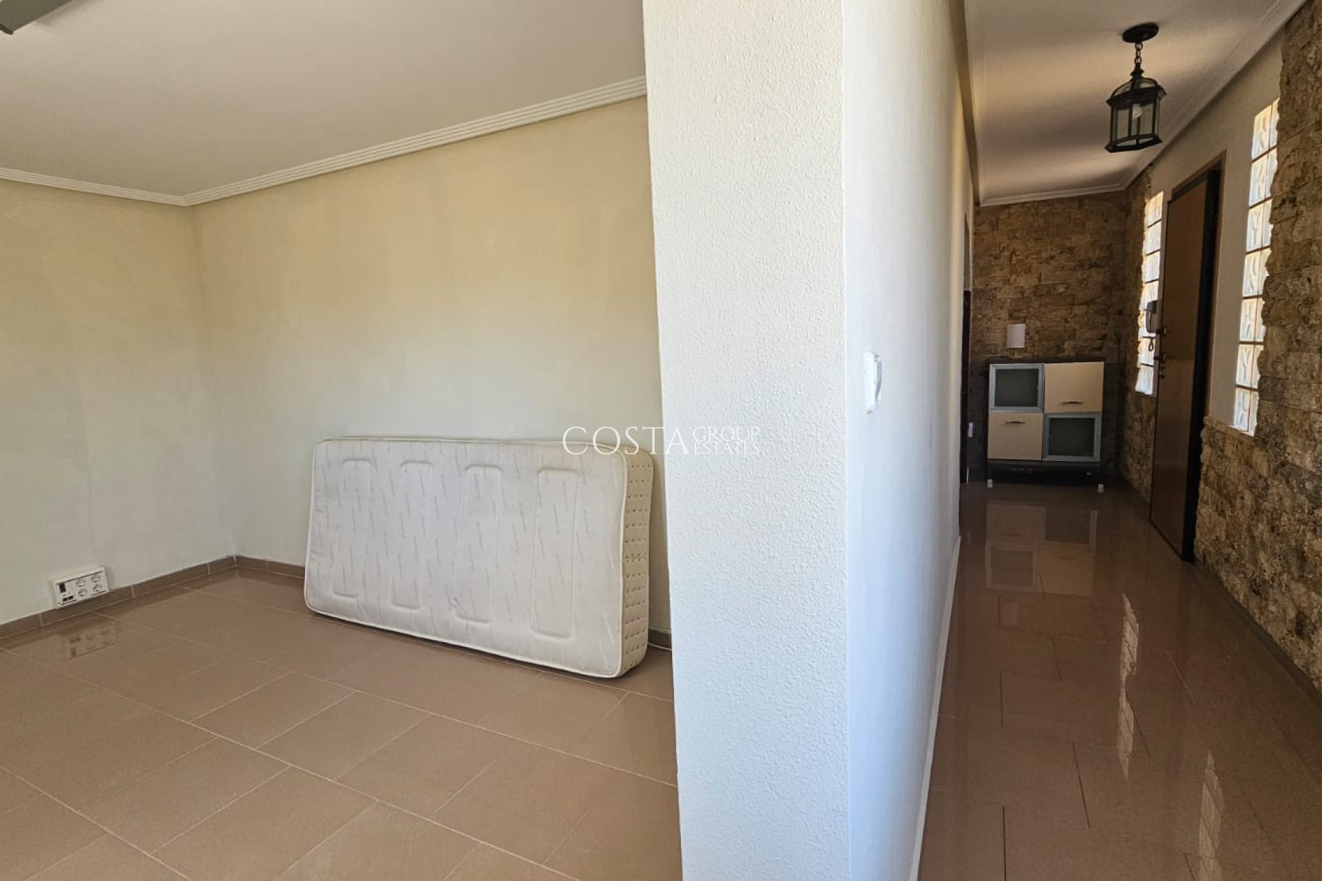 Resale - Villa -
Los Alcazares