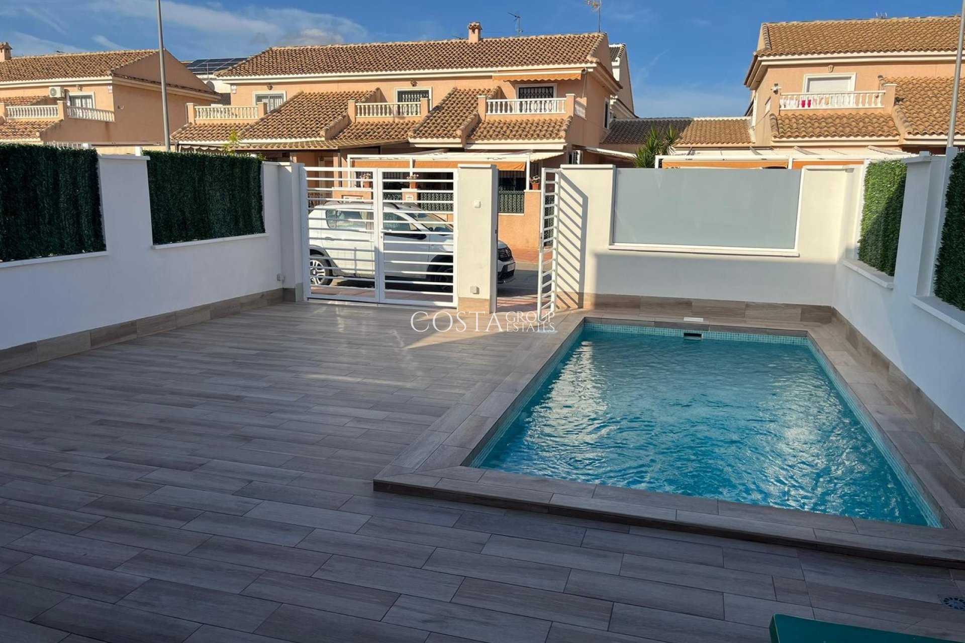 Resale - Villa -
Los Alcazares