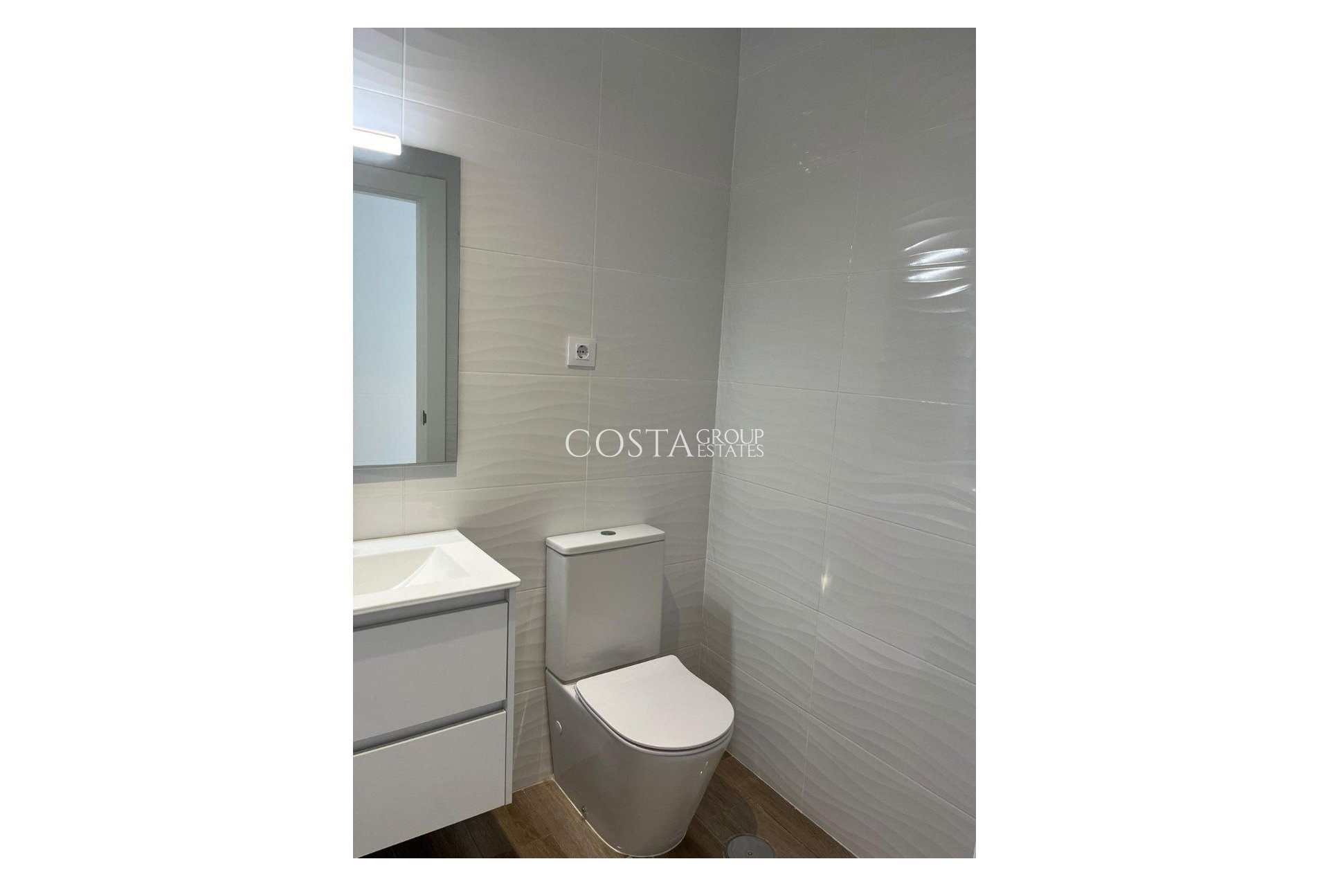 Resale - Villa -
Los Alcazares