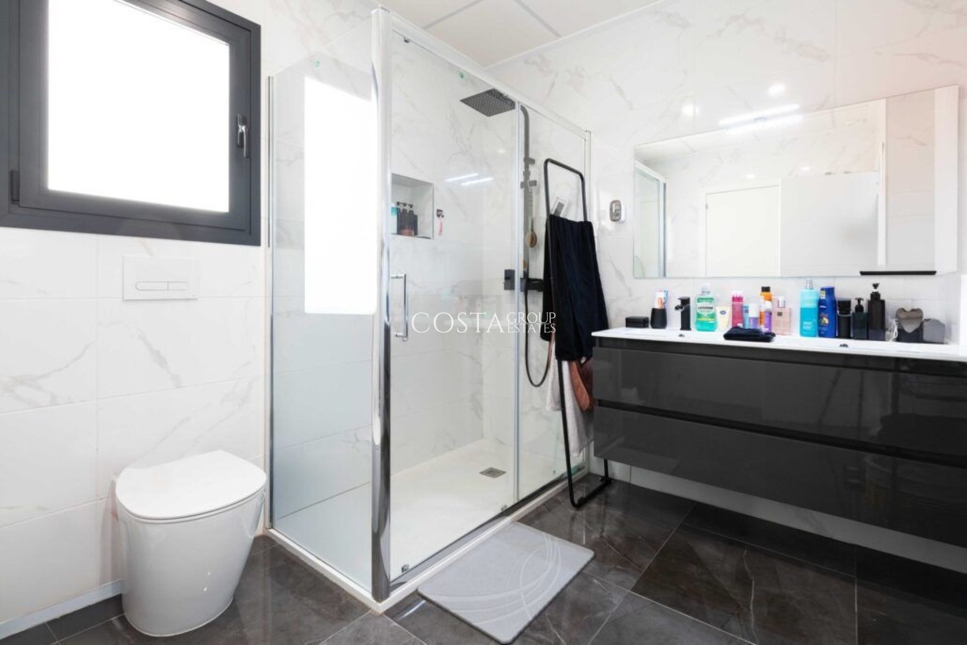 Resale - Villa -
Los Montesinos - Los Montesinos Centro