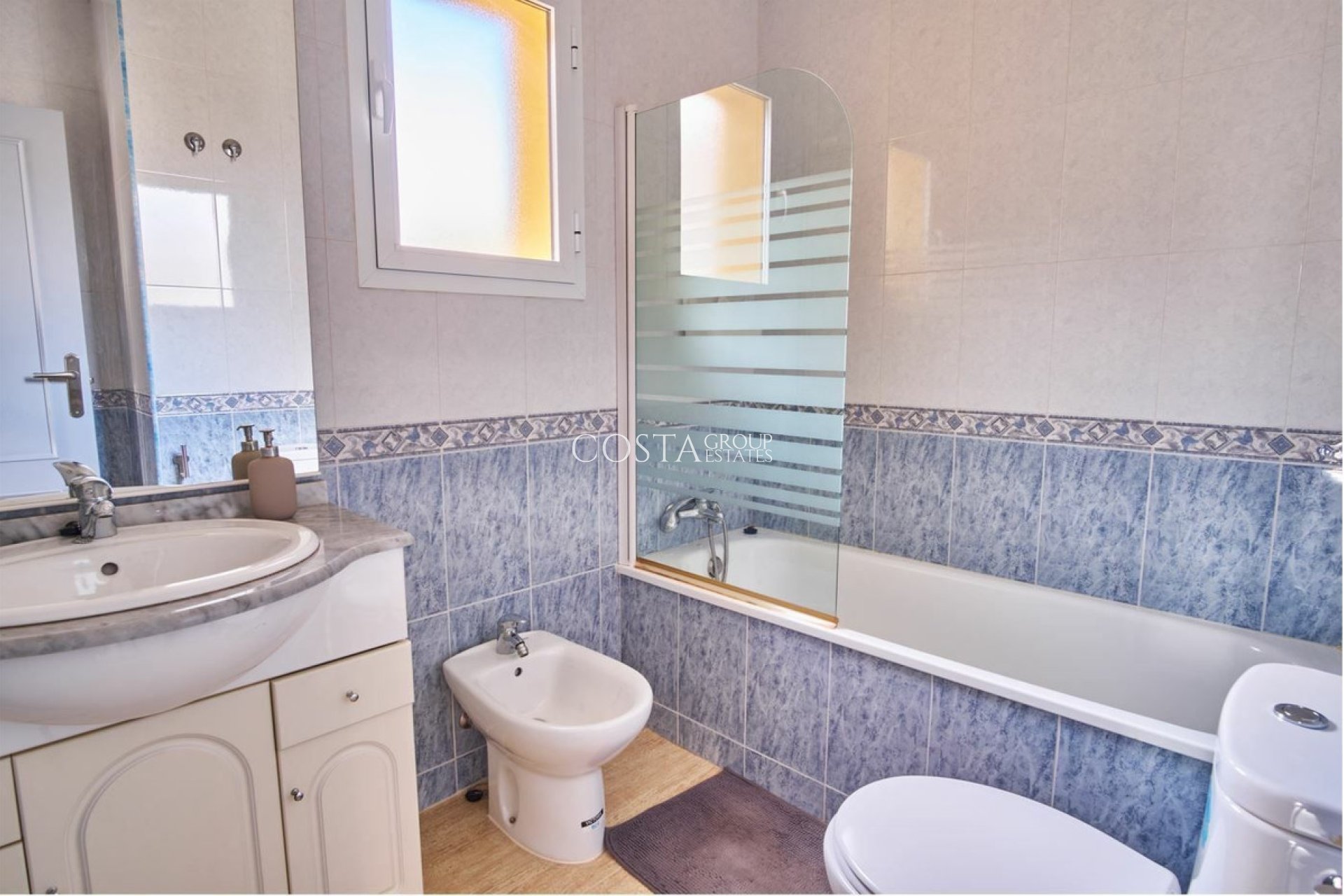 Resale - Villa -
Los Montesinos - Los Montesinos Centro