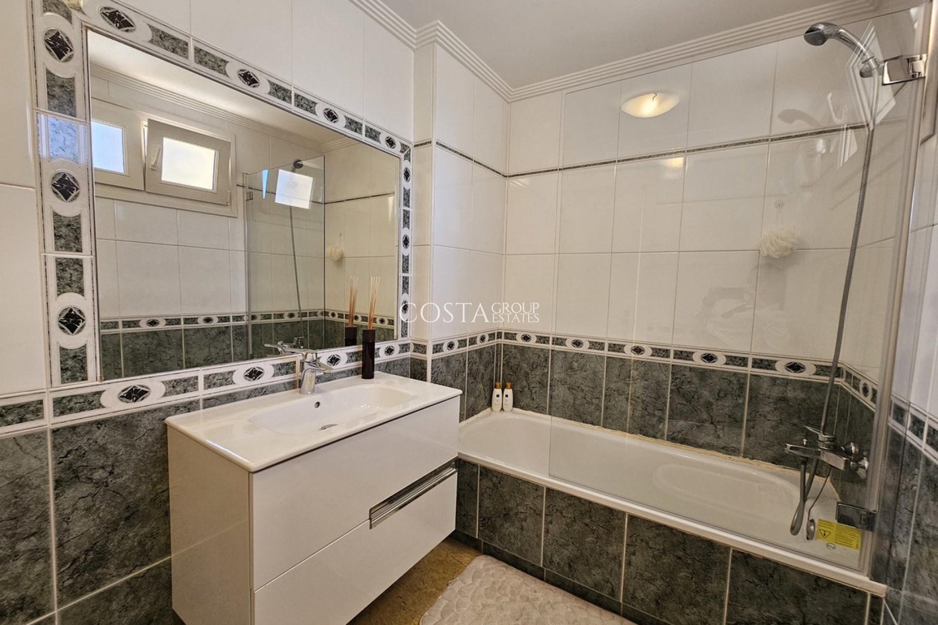 Resale - Villa -
Orihuela - Cabo Roig