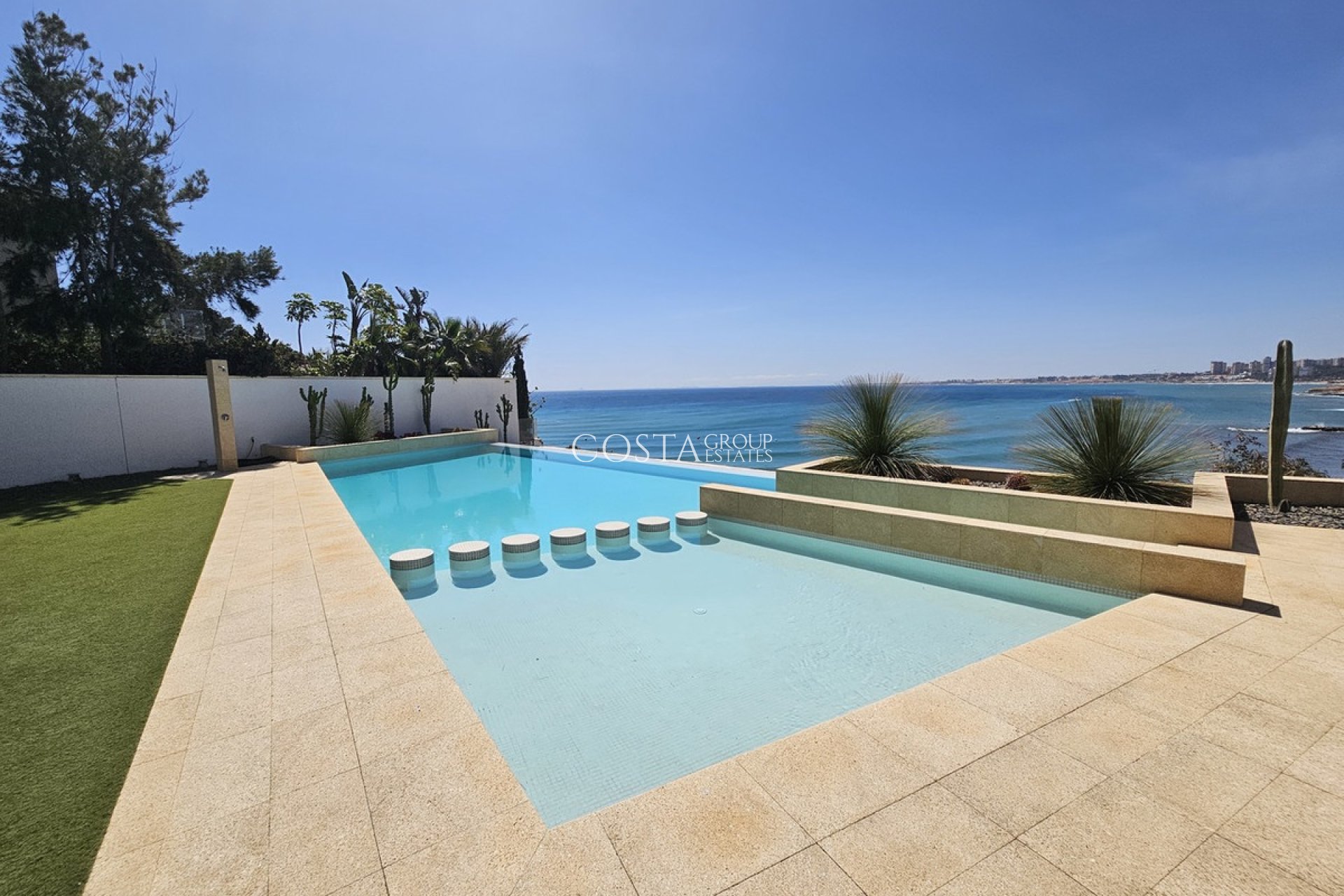 Resale - Villa -
Orihuela - Cabo Roig