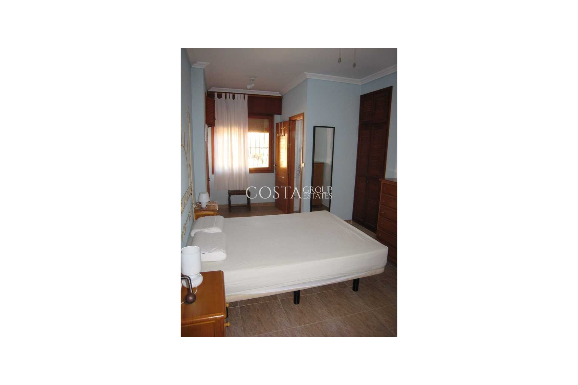 Resale - Villa -
Orihuela - Campoamor