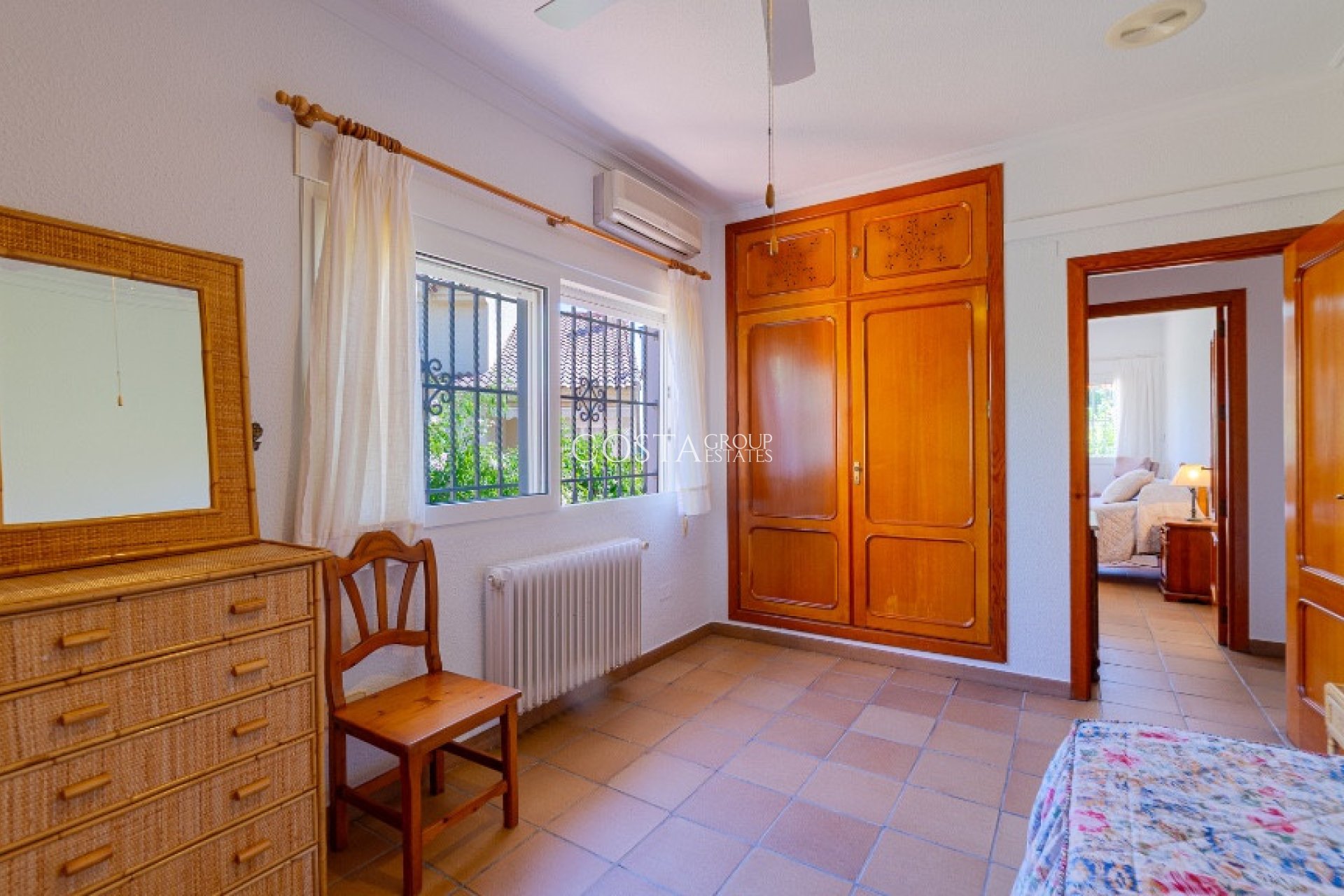 Resale - Villa -
Orihuela - Campoamor