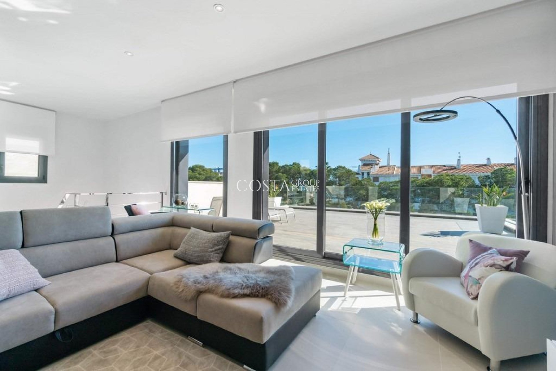 Resale - Villa -
Orihuela - Campoamor