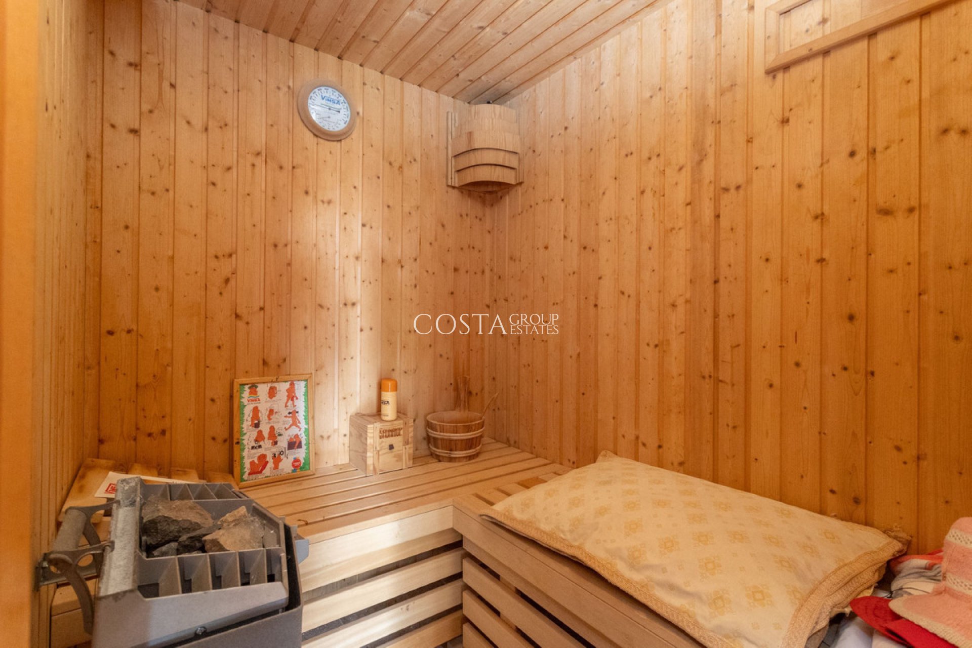 Resale - Villa -
Orihuela - Campoamor