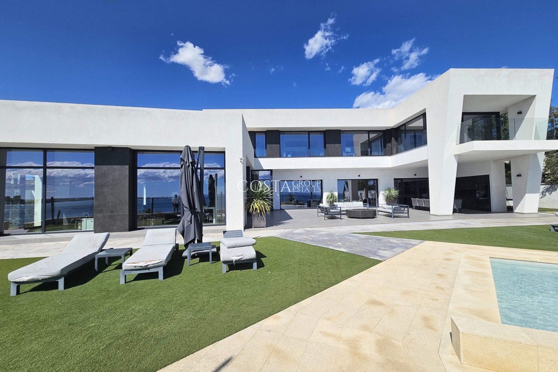 Resale - Villa -
Orihuela Costa - Cabo Roig