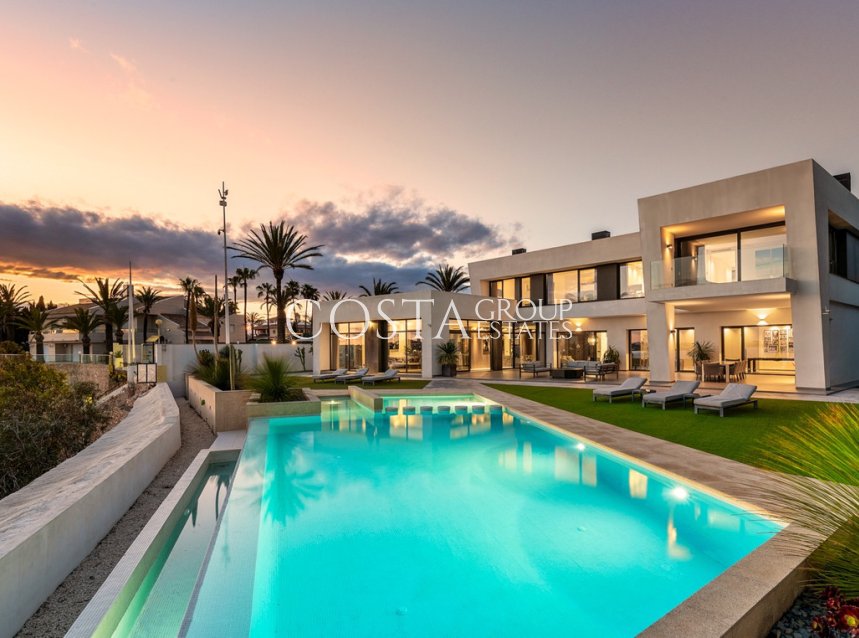 Resale - Villa -
Orihuela Costa - Cabo Roig