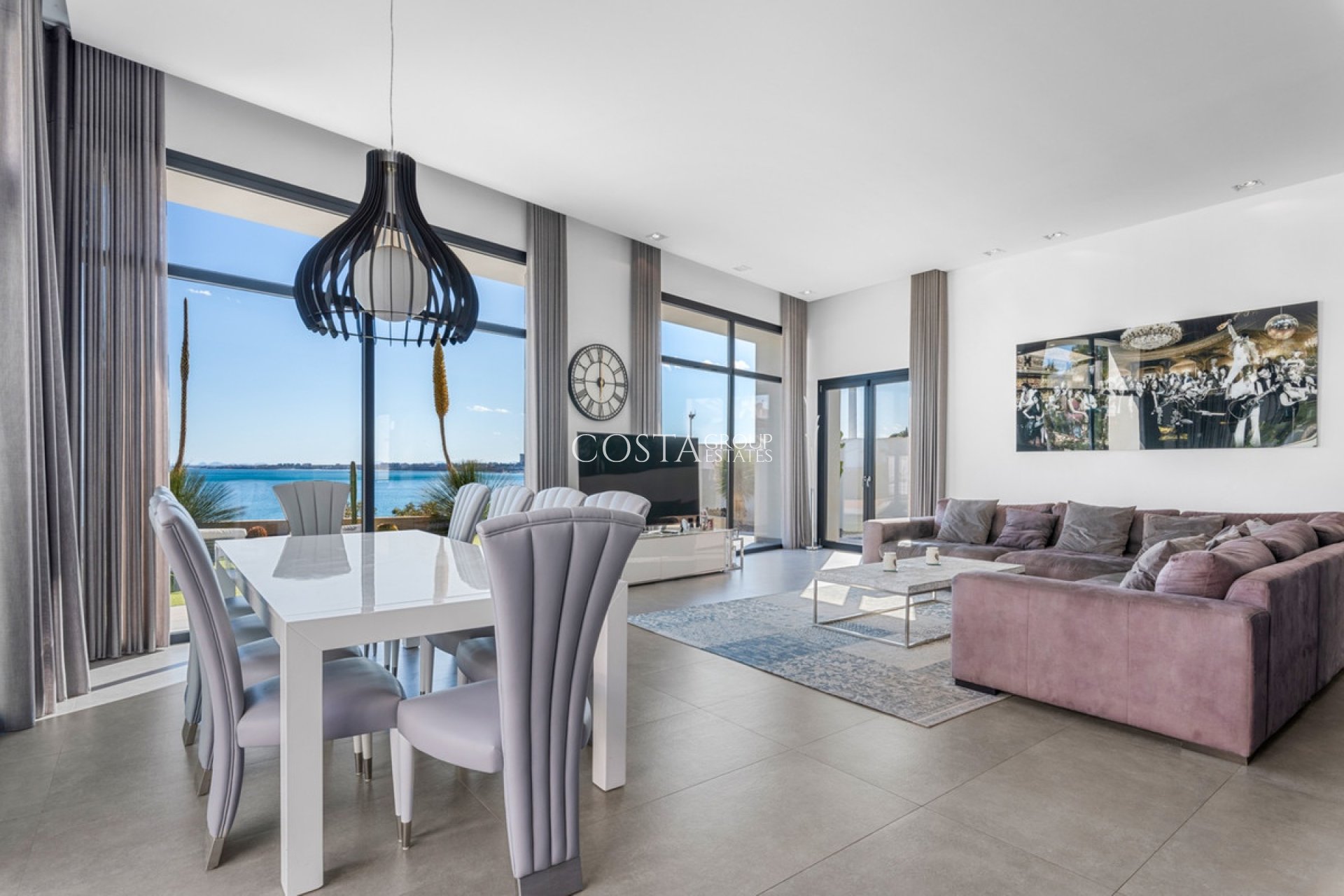 Resale - Villa -
Orihuela Costa - Cabo Roig