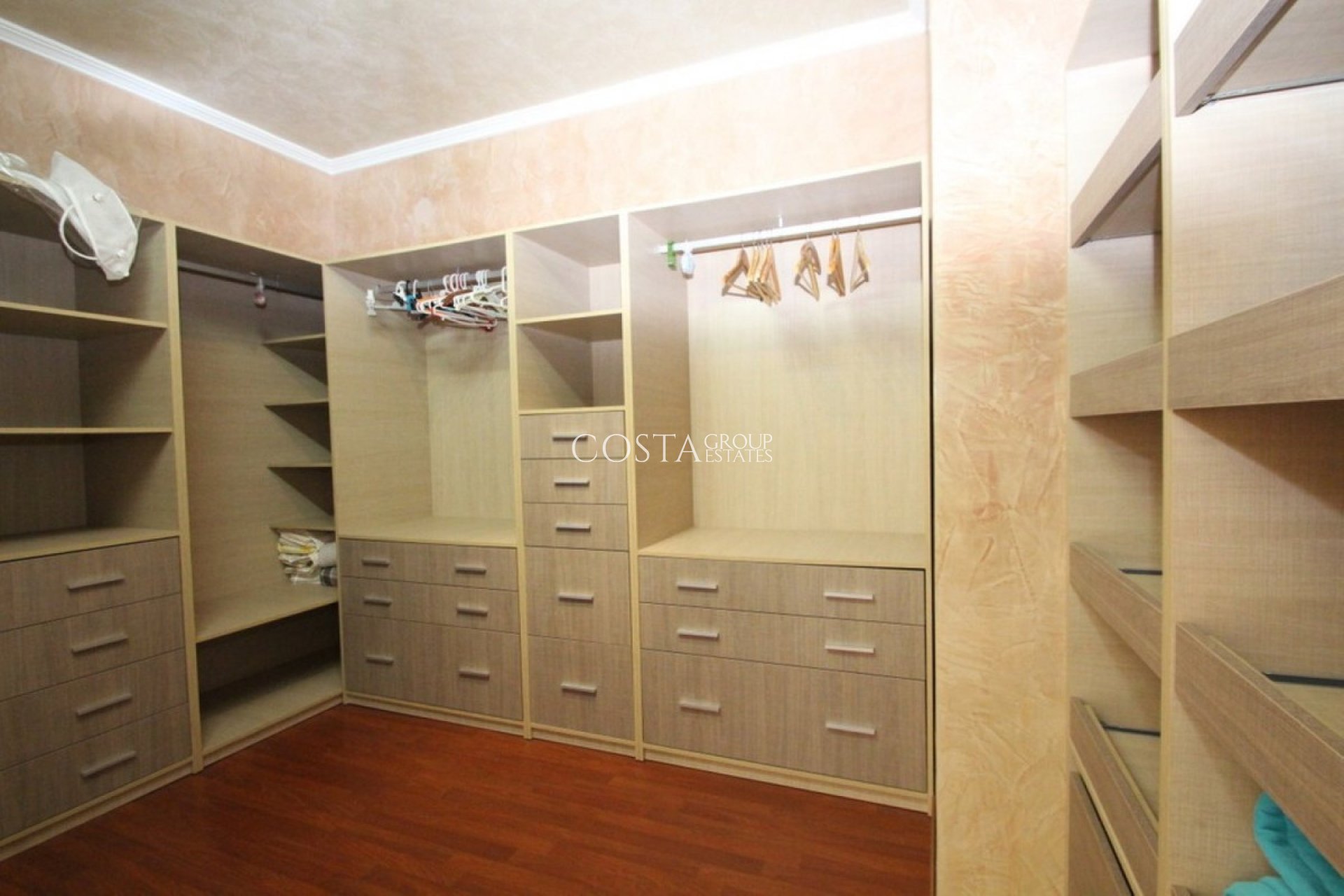 Resale - Villa -
Orihuela Costa - Cabo Roig