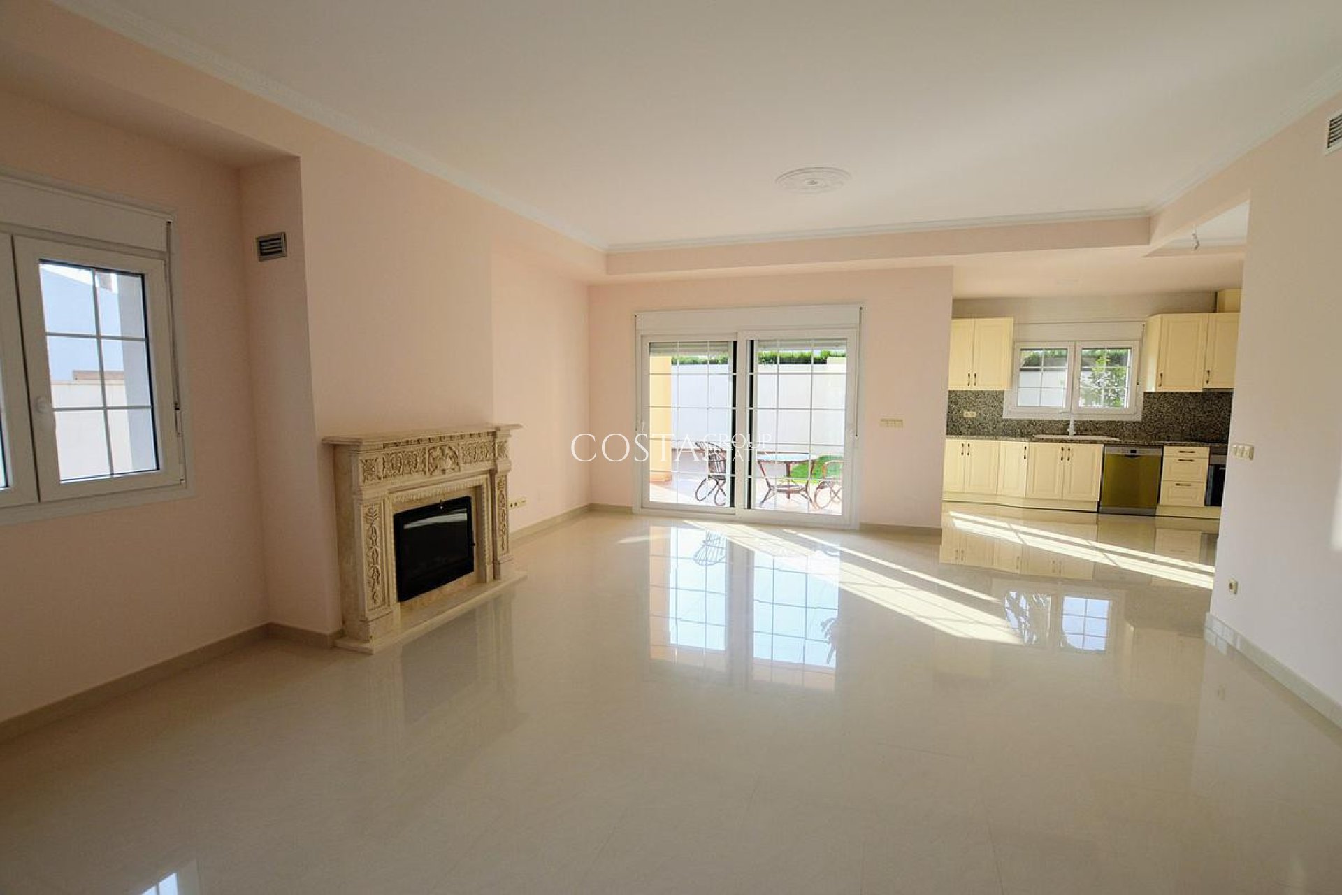 Resale - Villa -
Orihuela Costa - Cabo Roig