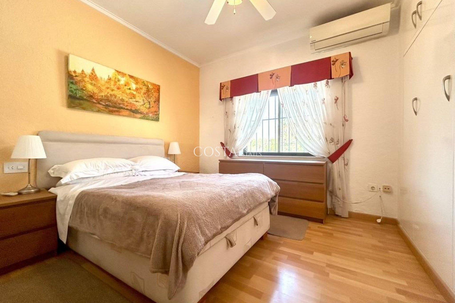 Resale - Villa -
Orihuela Costa - Cabo Roig