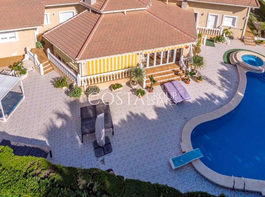 Resale - Villa -
Orihuela Costa - Cabo Roig