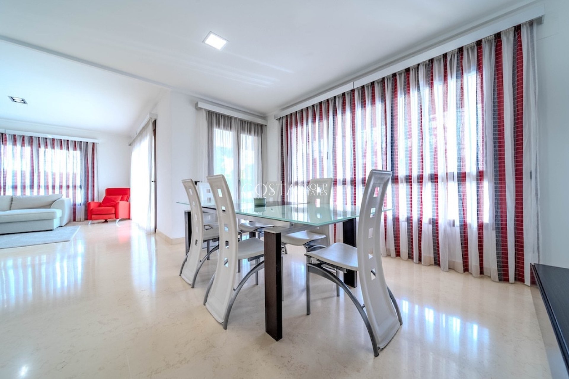 Resale - Villa -
Orihuela Costa - Cabo Roig