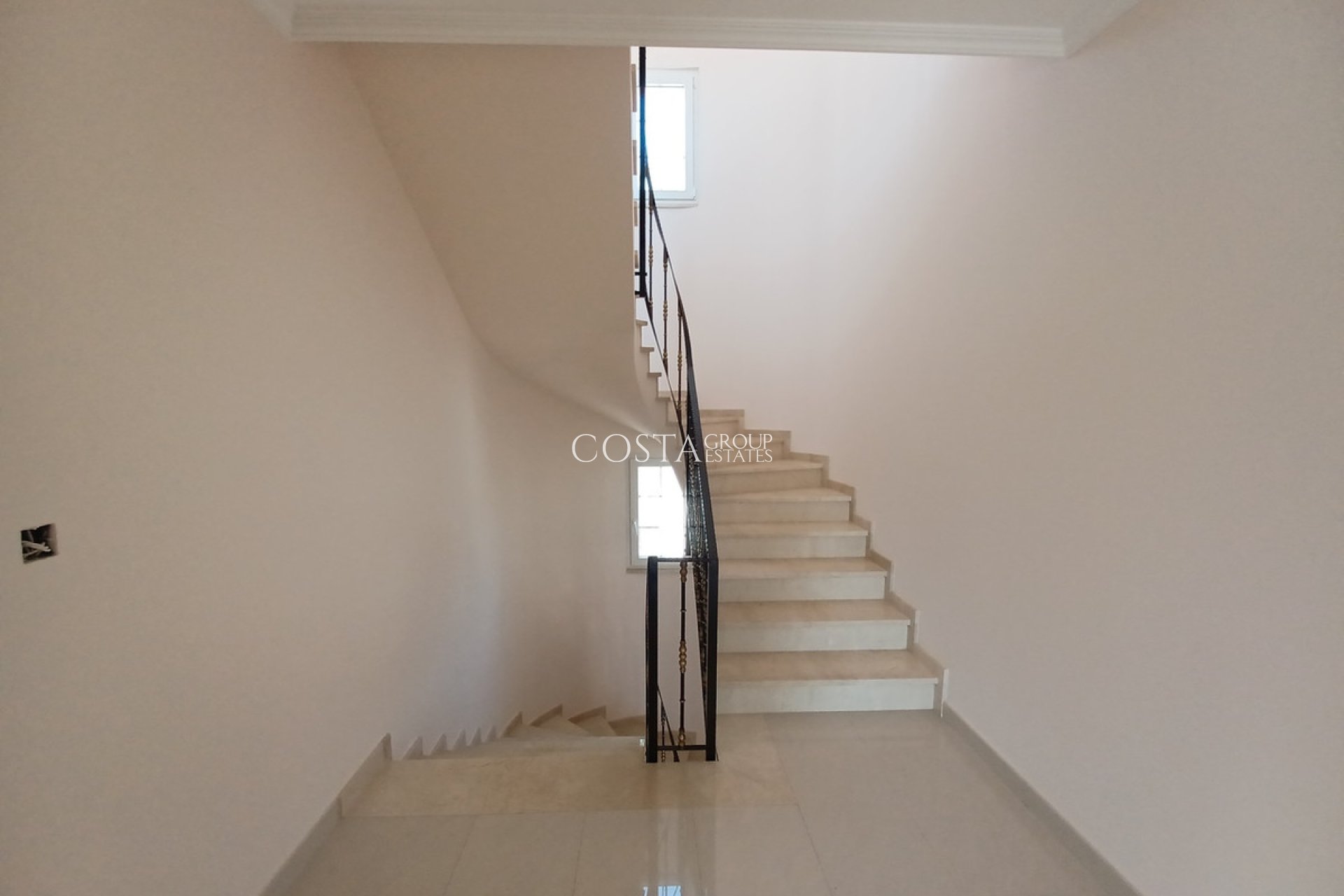 Resale - Villa -
Orihuela Costa - Cabo Roig