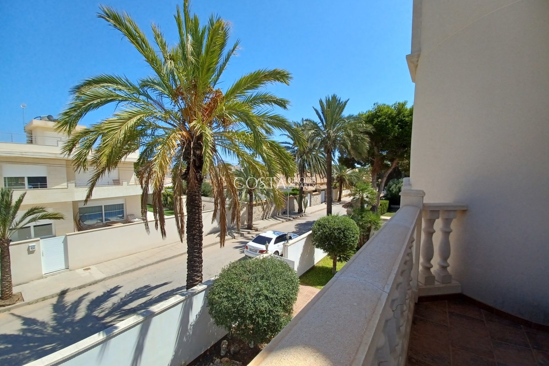 Resale - Villa -
Orihuela Costa - Cabo Roig