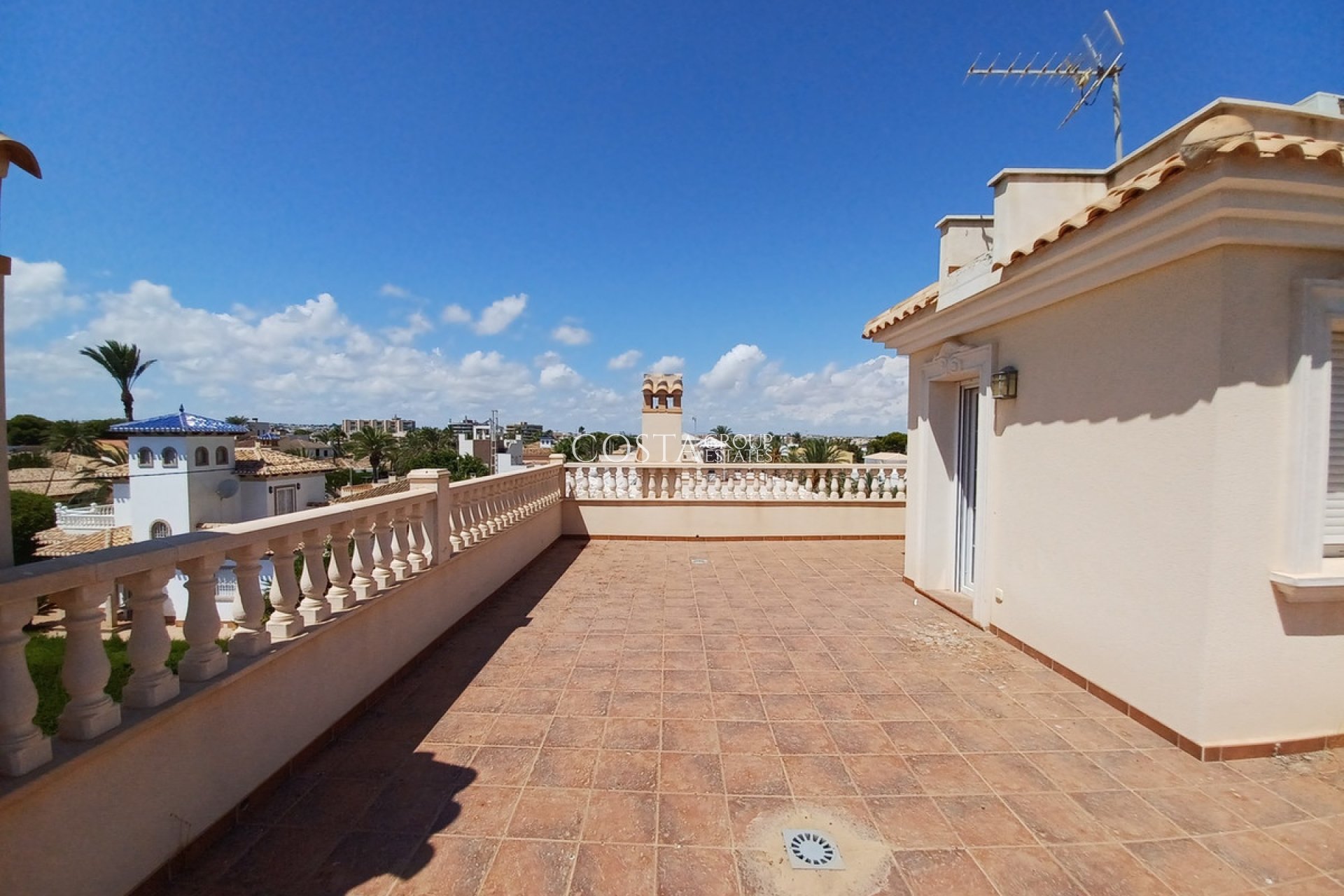 Resale - Villa -
Orihuela Costa - Cabo Roig