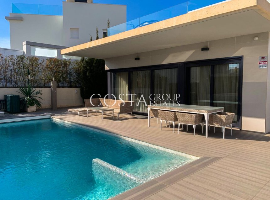Resale - Villa -
Orihuela Costa - Campoamor