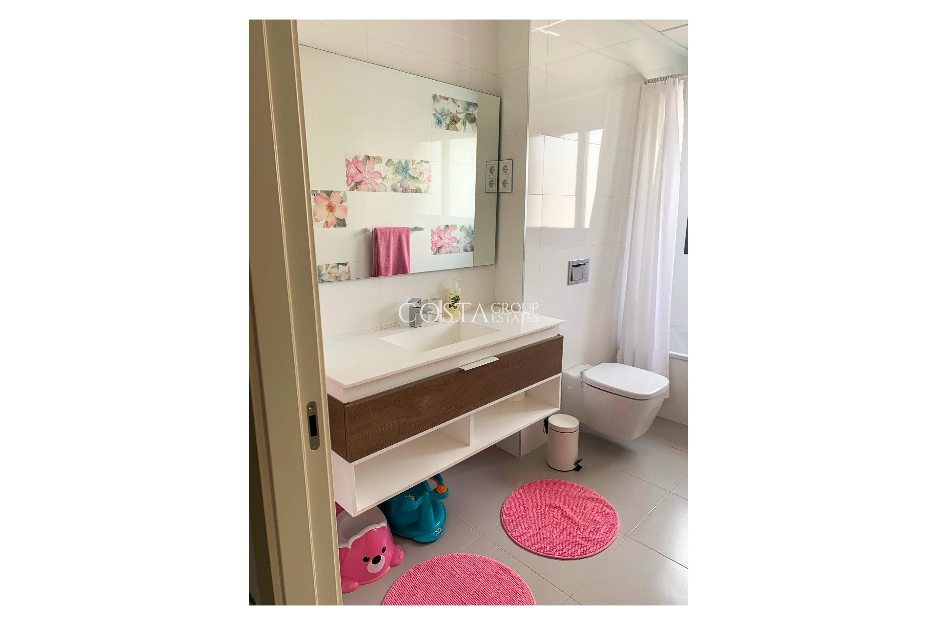 Resale - Villa -
Orihuela Costa - Campoamor
