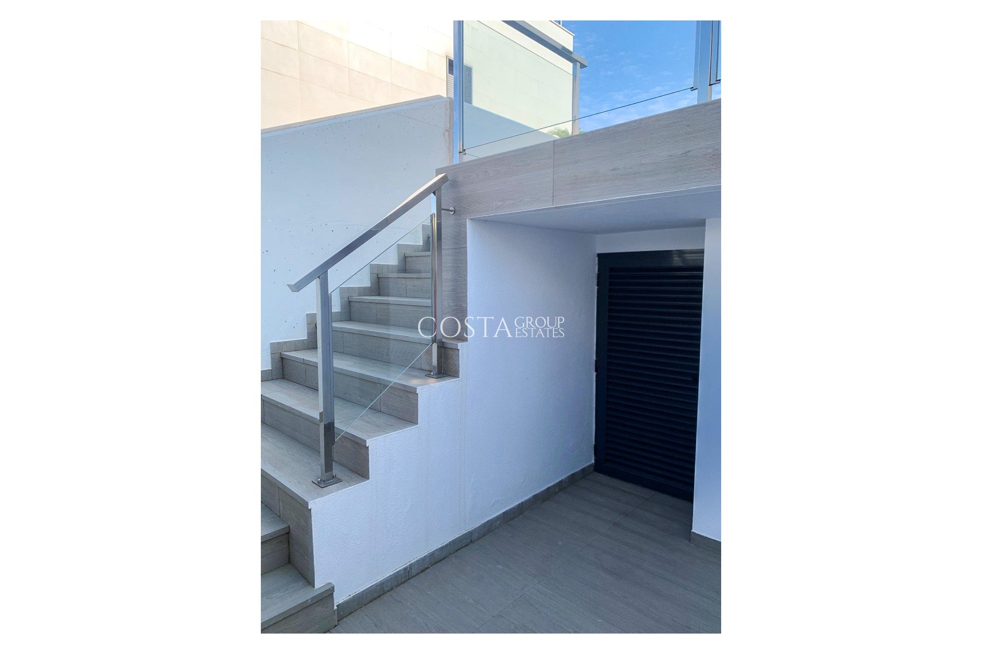 Resale - Villa -
Orihuela Costa - Campoamor