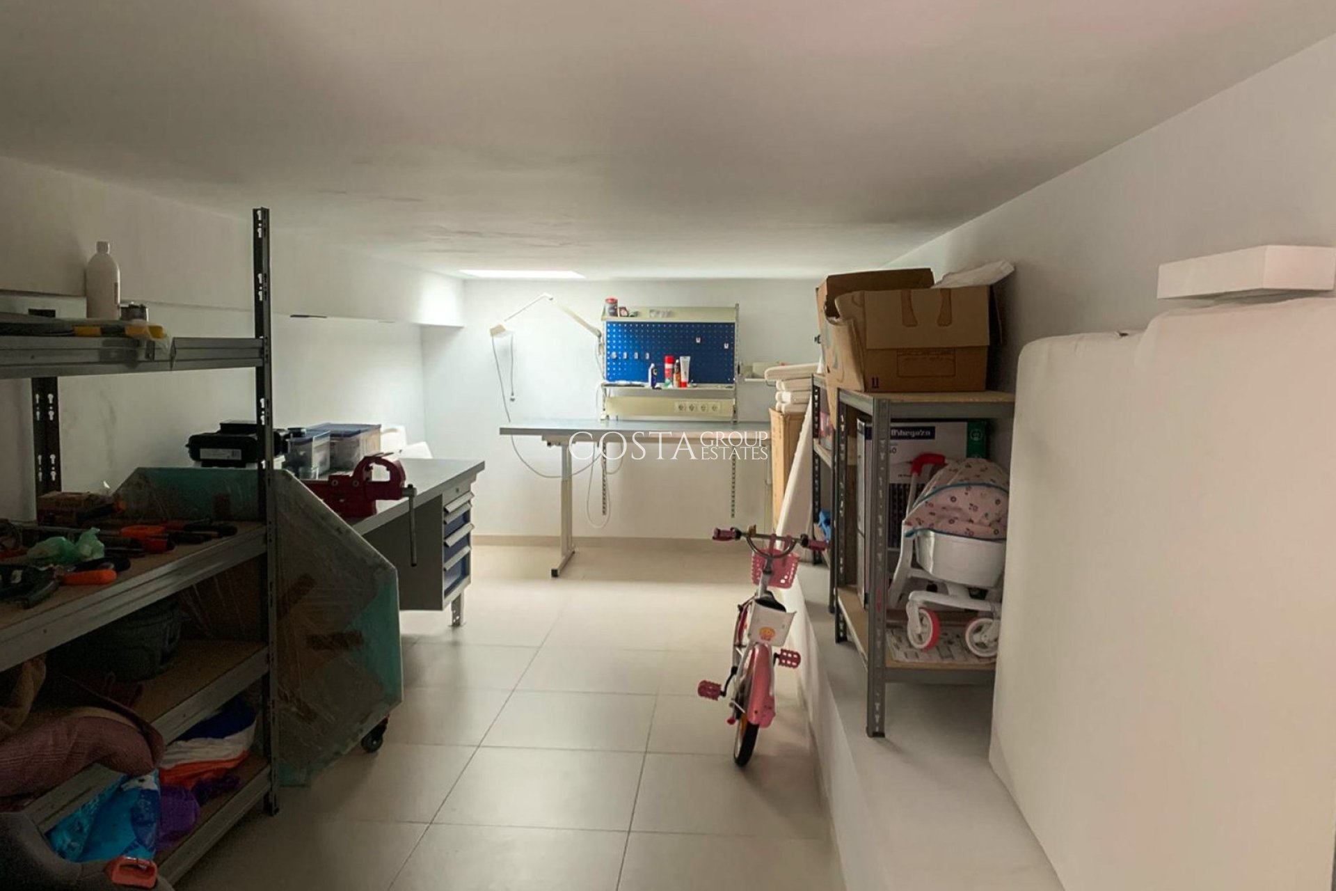 Resale - Villa -
Orihuela Costa - Campoamor