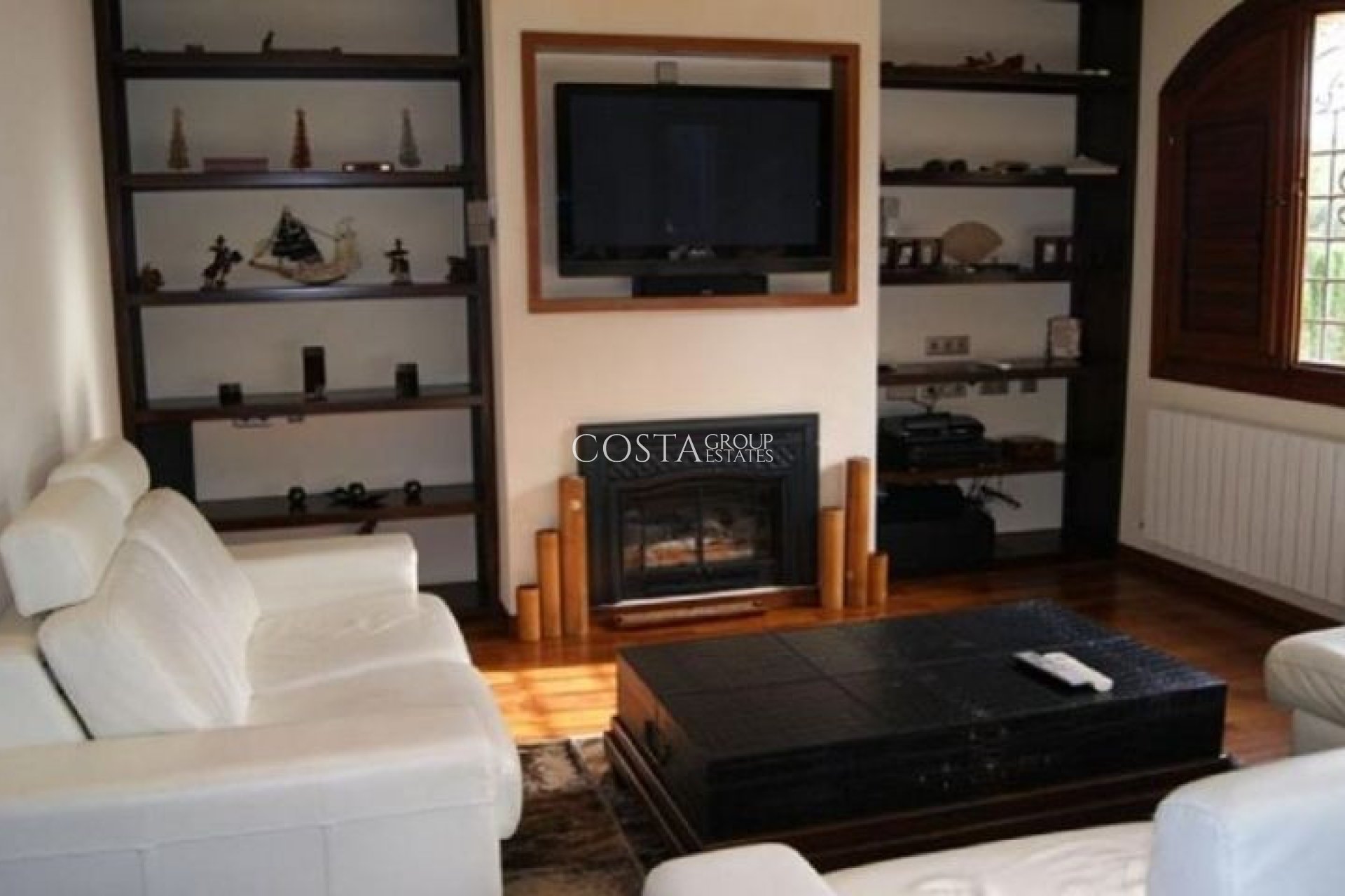 Resale - Villa -
Orihuela Costa - Campoamor