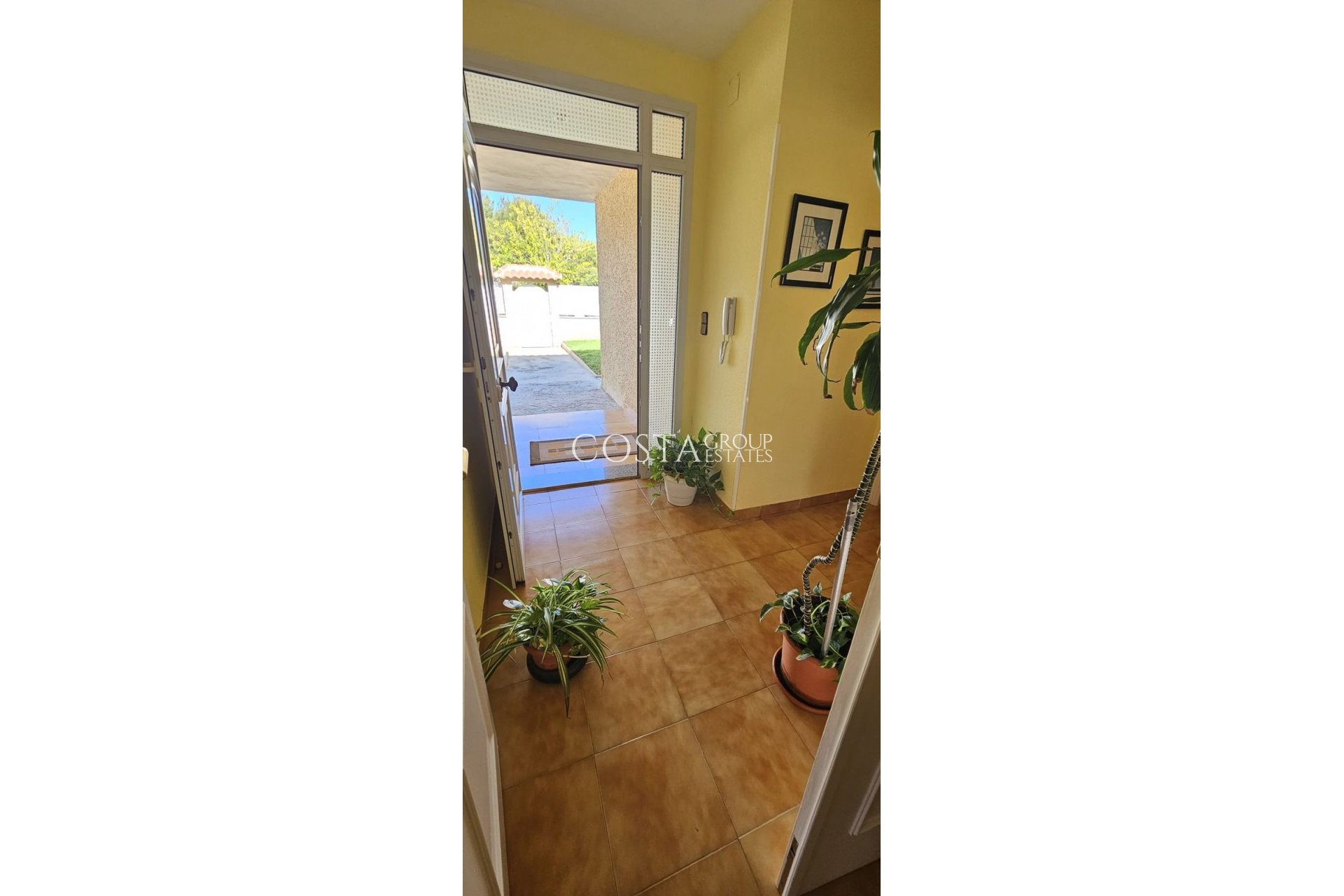 Resale - Villa -
Orihuela Costa - Campoamor