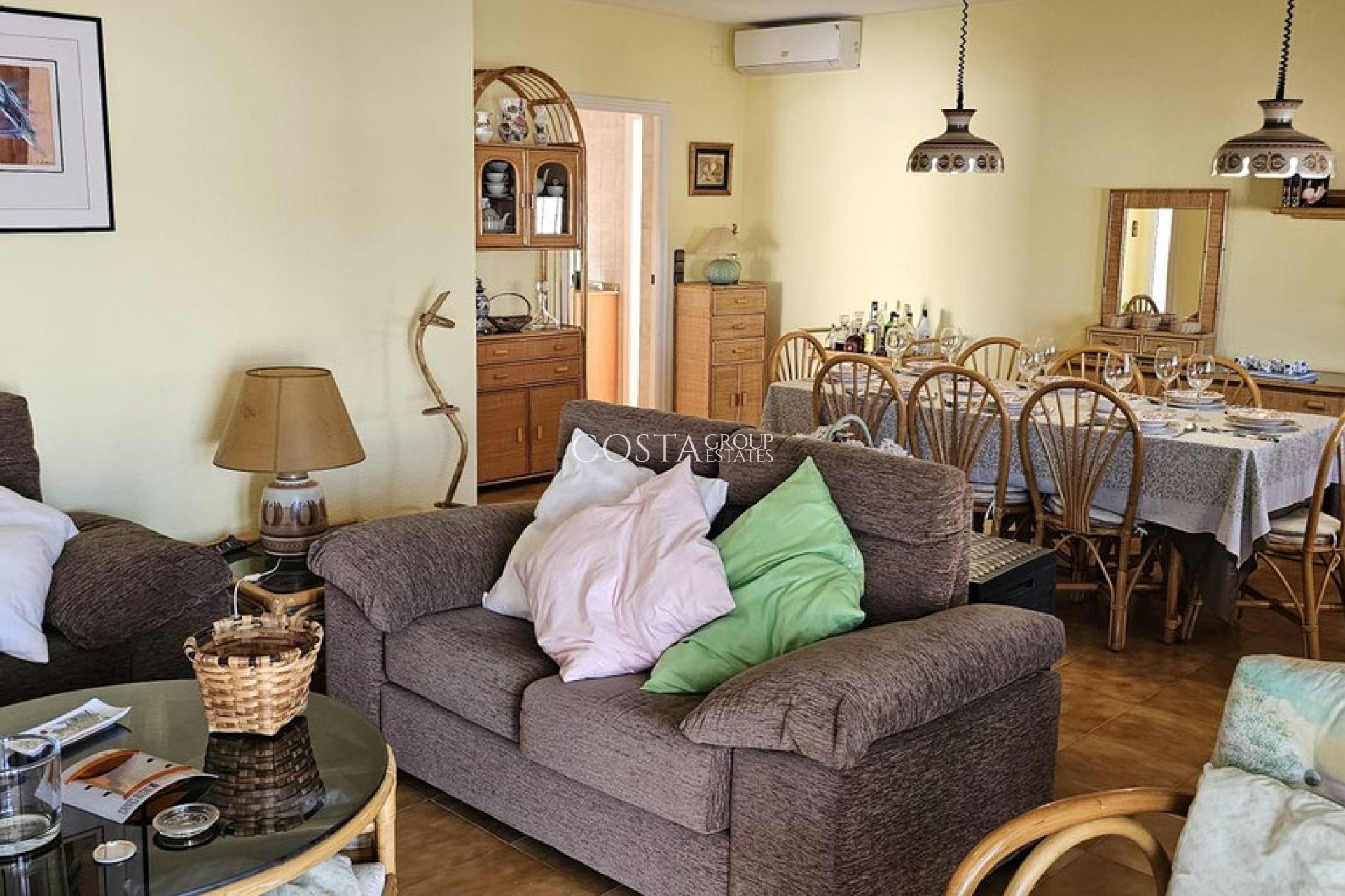 Resale - Villa -
Orihuela Costa - Campoamor