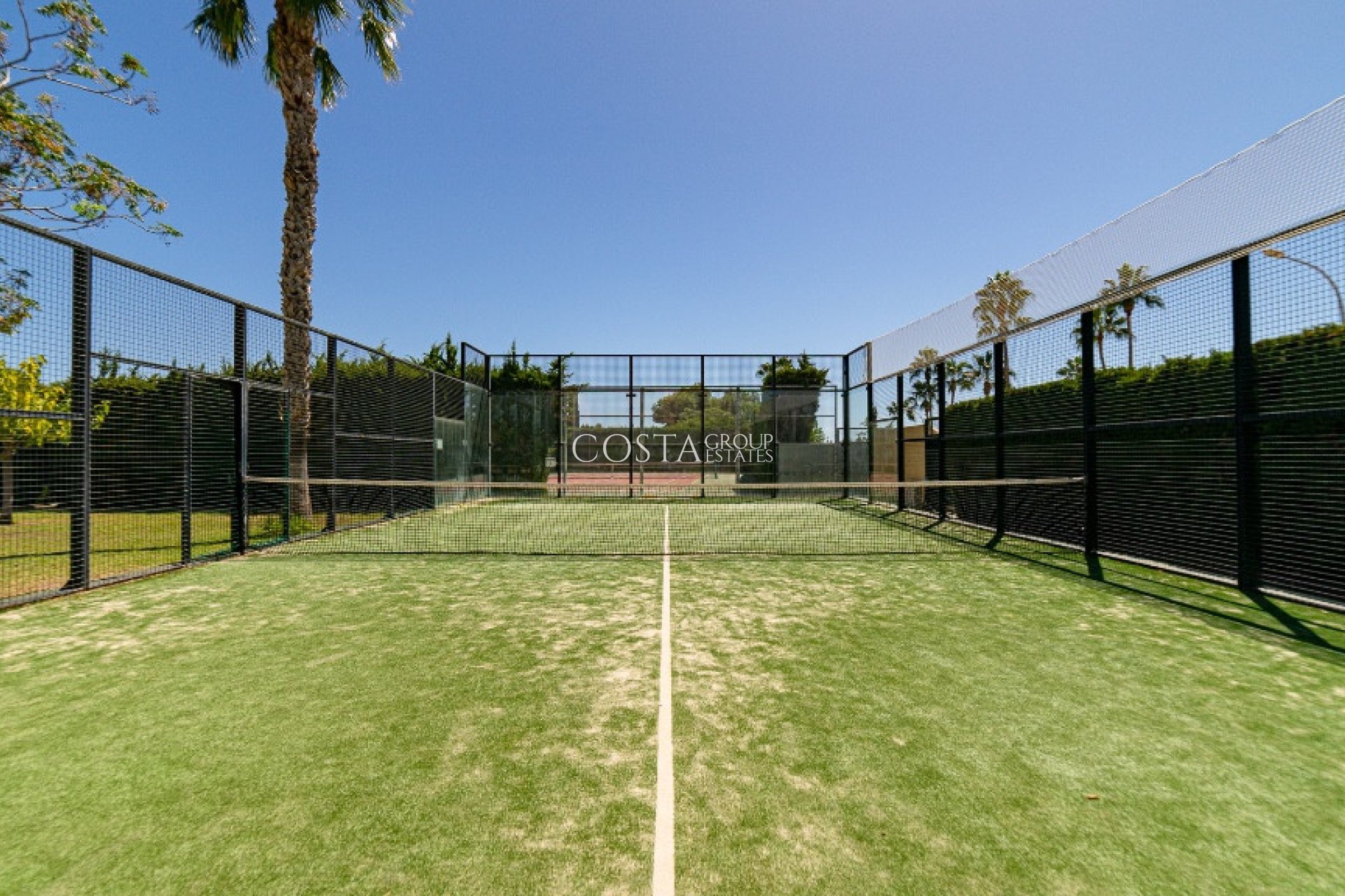 Resale - Villa -
Orihuela Costa - Campoamor