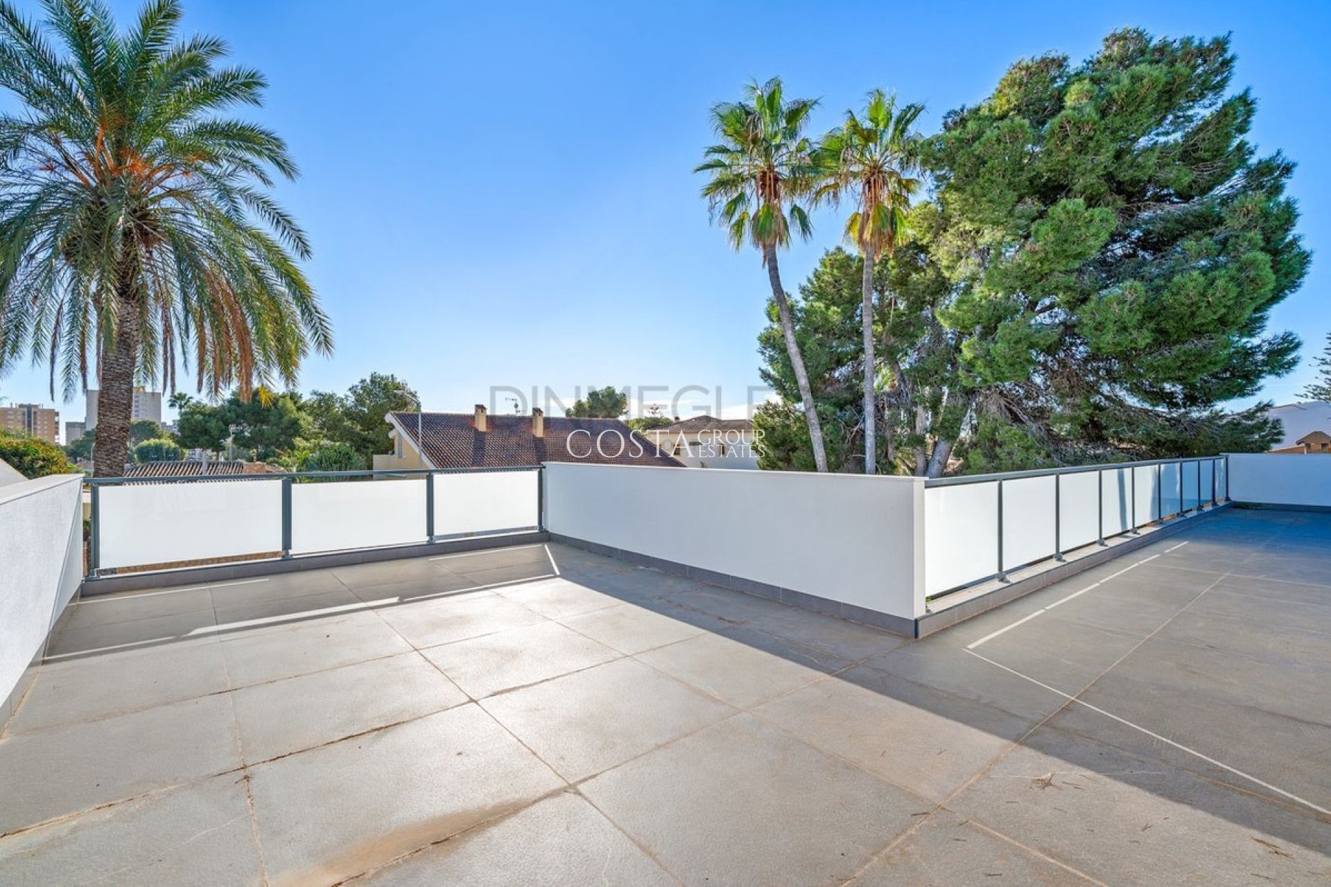 Resale - Villa -
Orihuela Costa - Campoamor