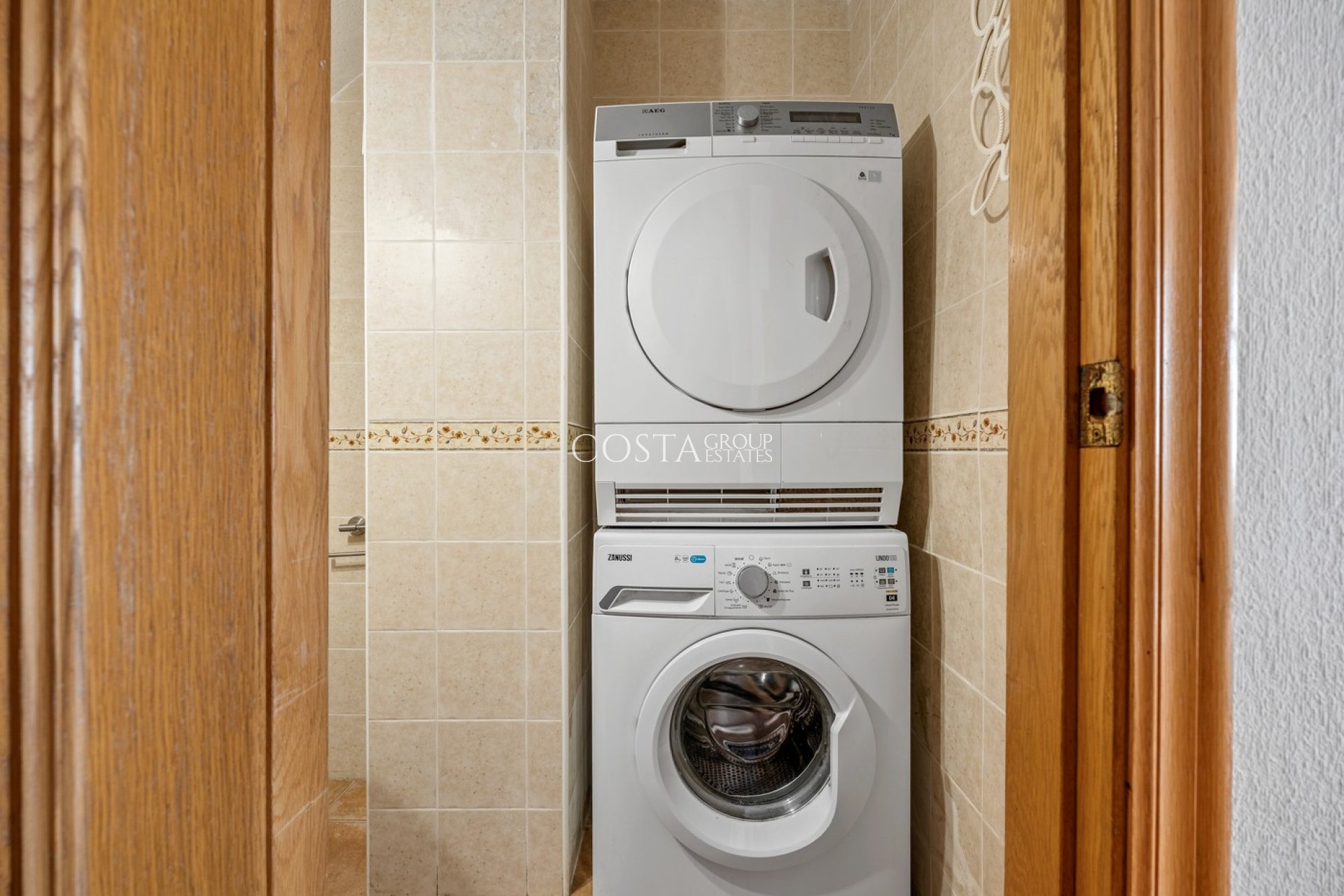 Resale - Villa -
Orihuela Costa - Castillo de Don Juan