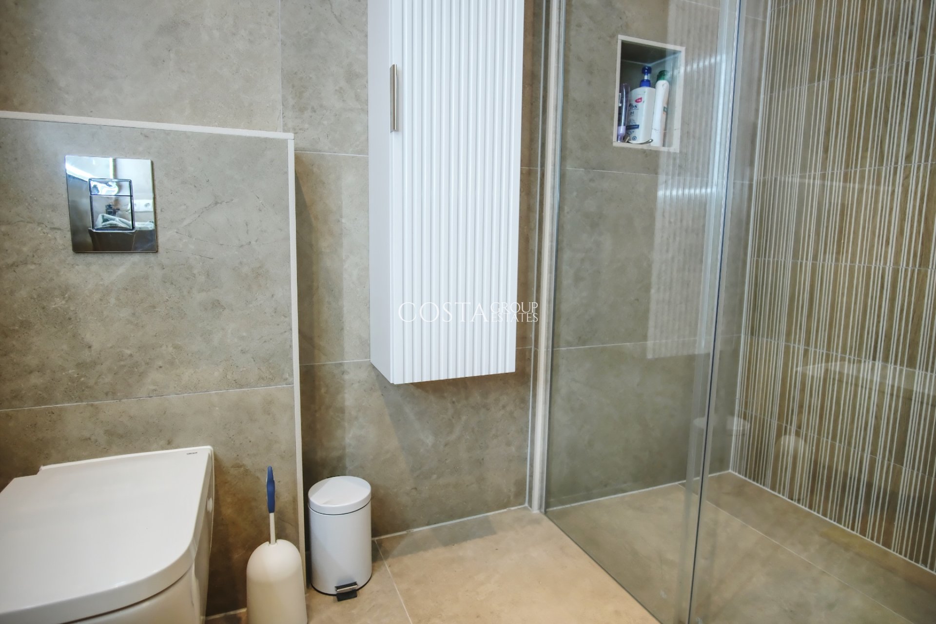 Resale - Villa -
Orihuela Costa - Costa Blanca South